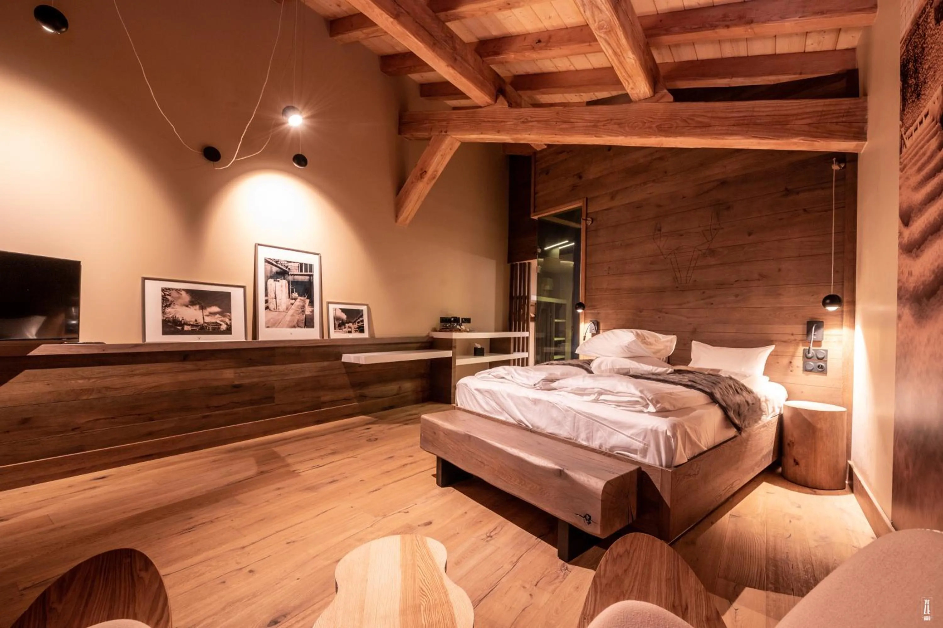 Photo of the whole room, Bed in Chalet Hôtel & Spa Le Collet