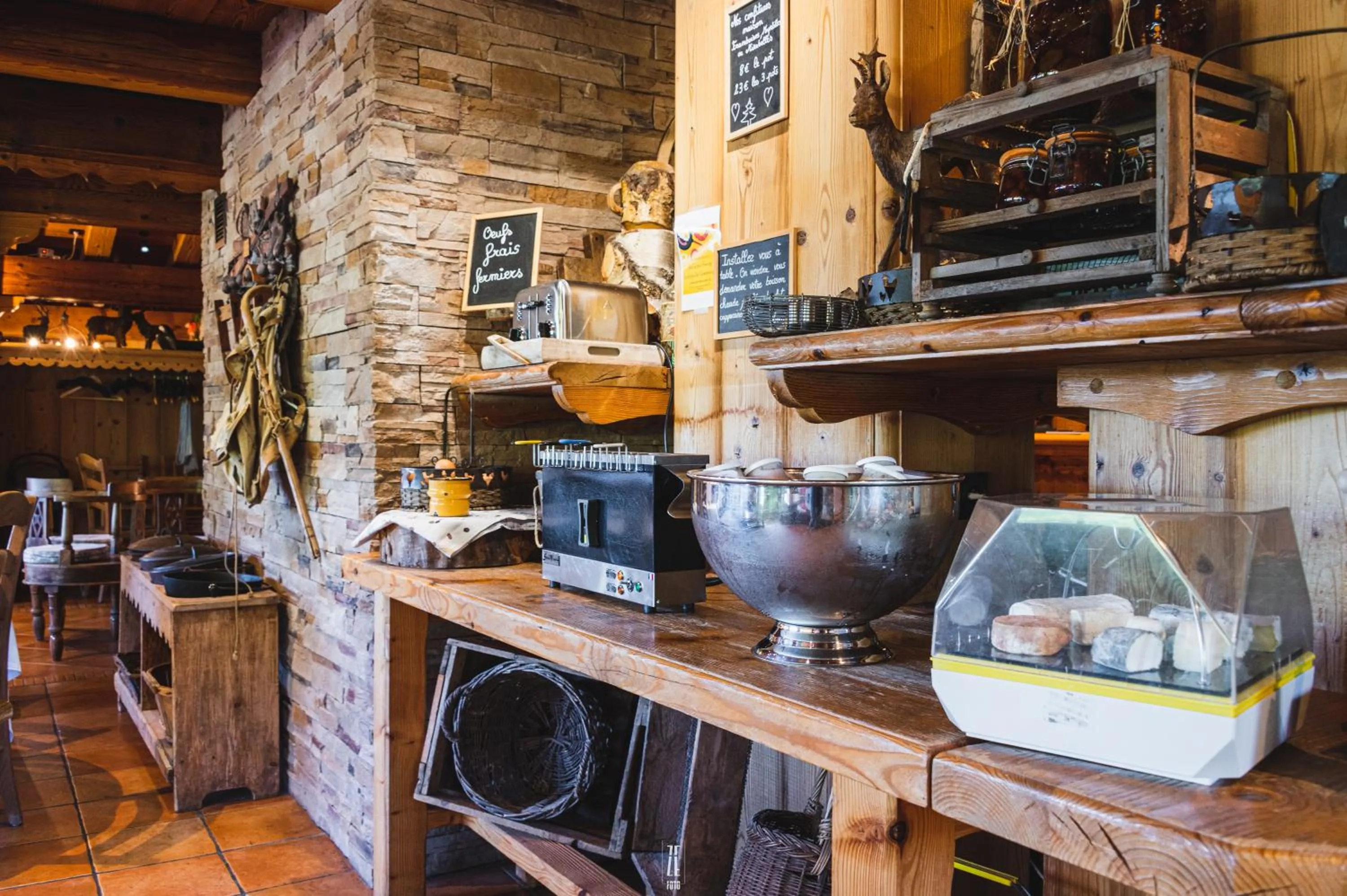 Breakfast in Chalet Hôtel & Spa Le Collet