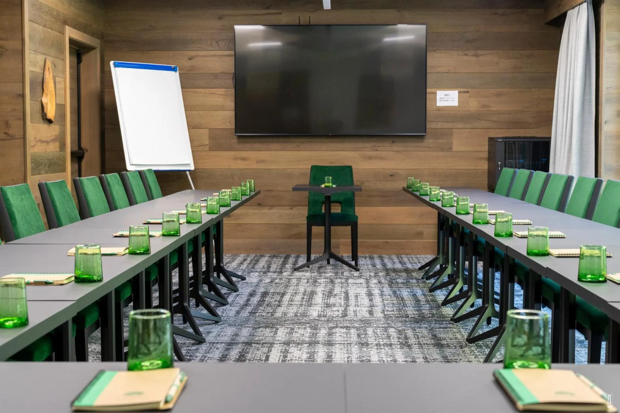 Meeting/conference room in Chalet Hôtel & Spa Le Collet