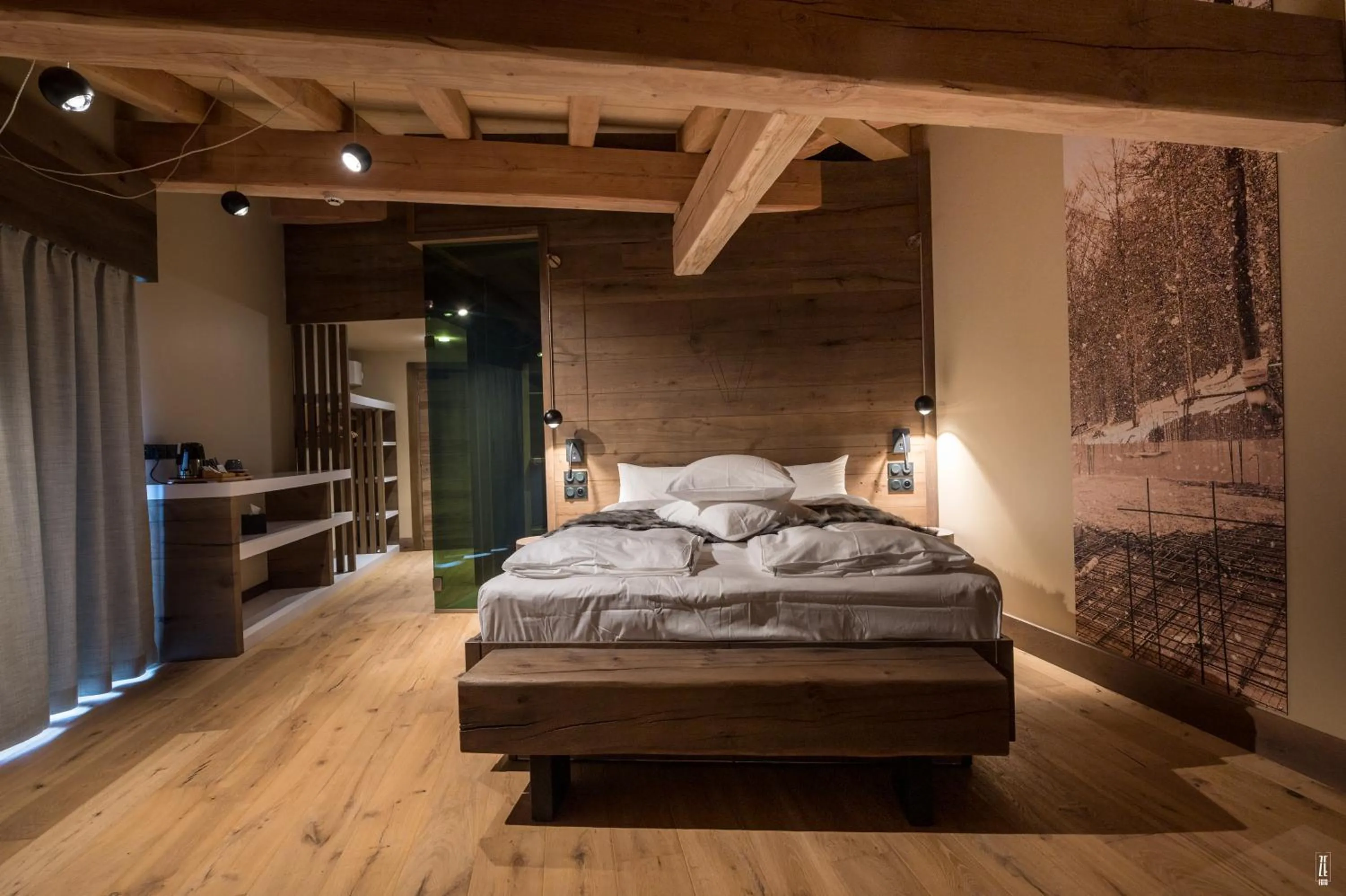 Photo of the whole room, Bed in Chalet Hôtel & Spa Le Collet