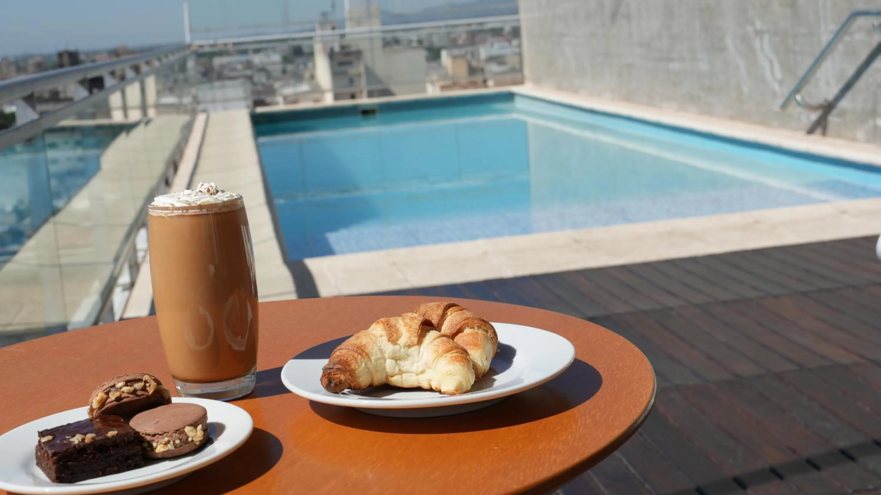 Swimming pool in Design Suites Salta