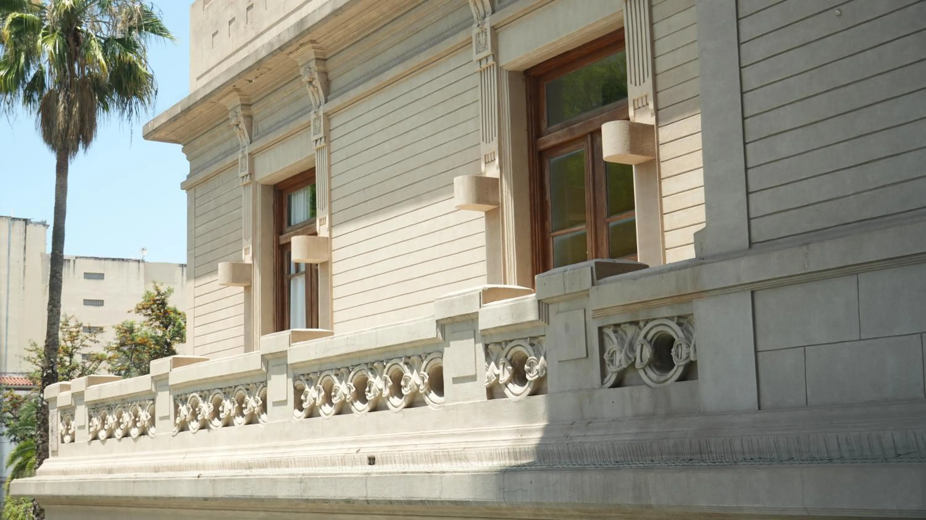 Property building in Design Suites Salta