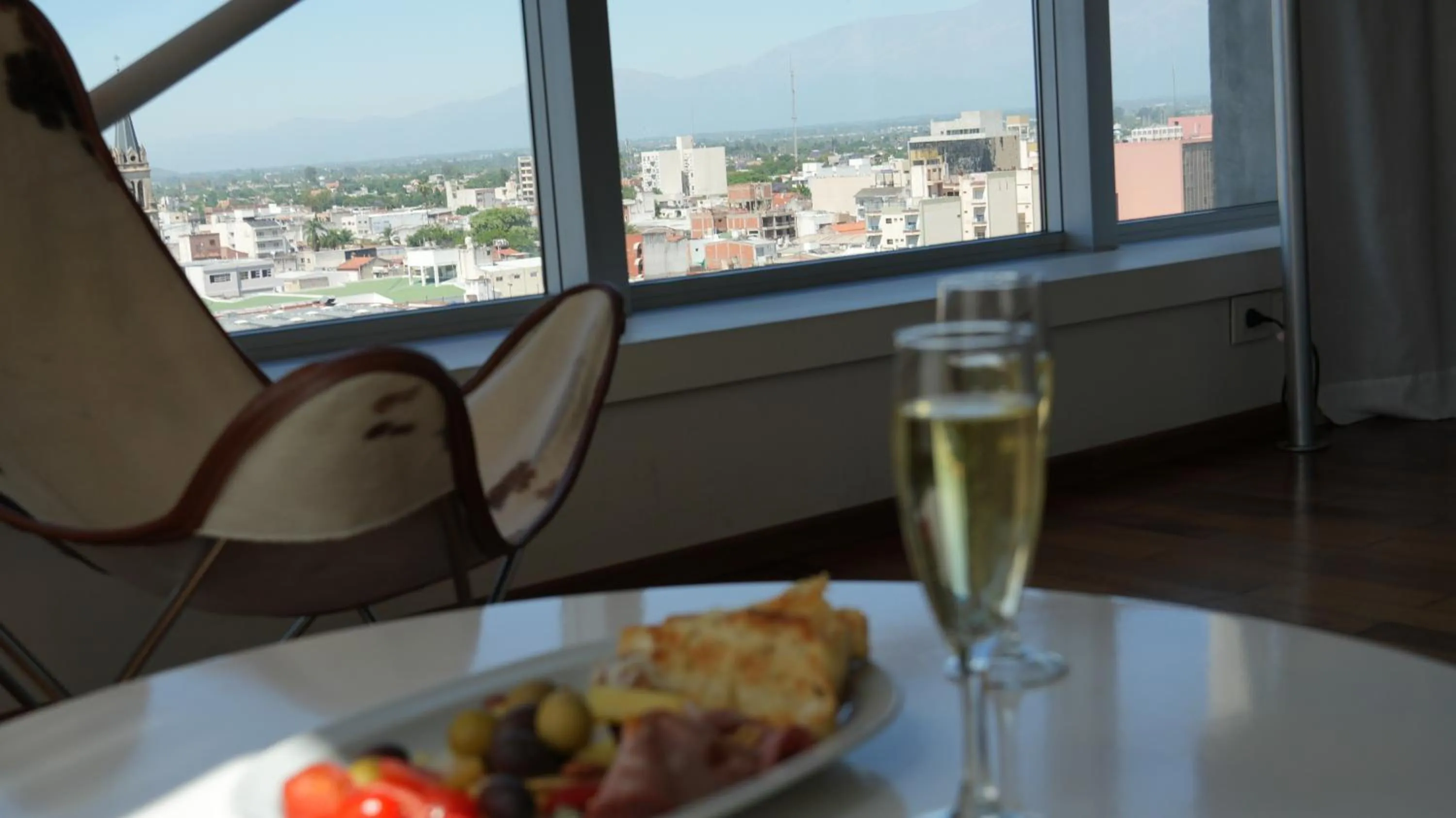 Food in Design Suites Salta