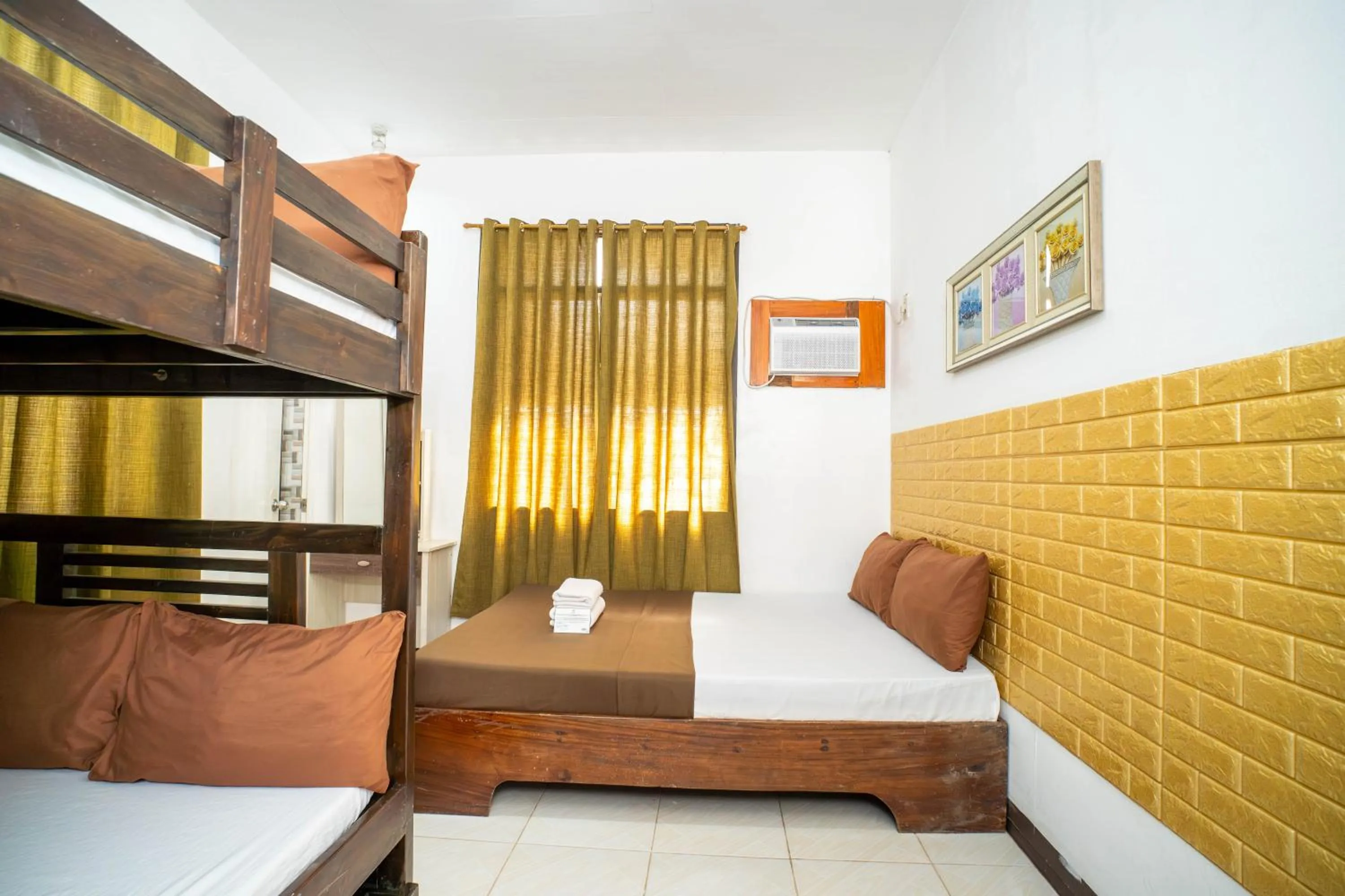 Bed in Prim Travellers Inn