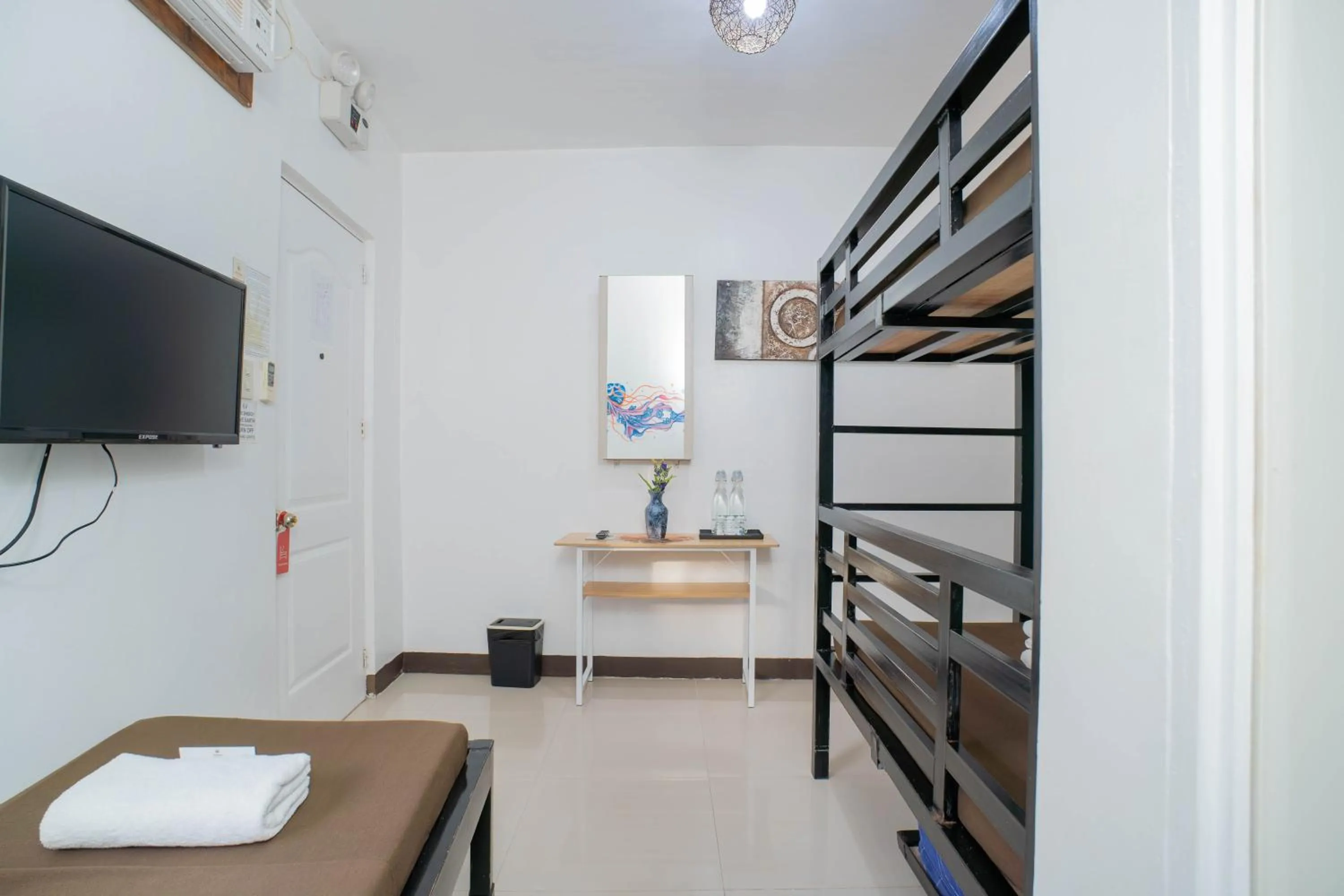 Bed in Prim Travellers Inn