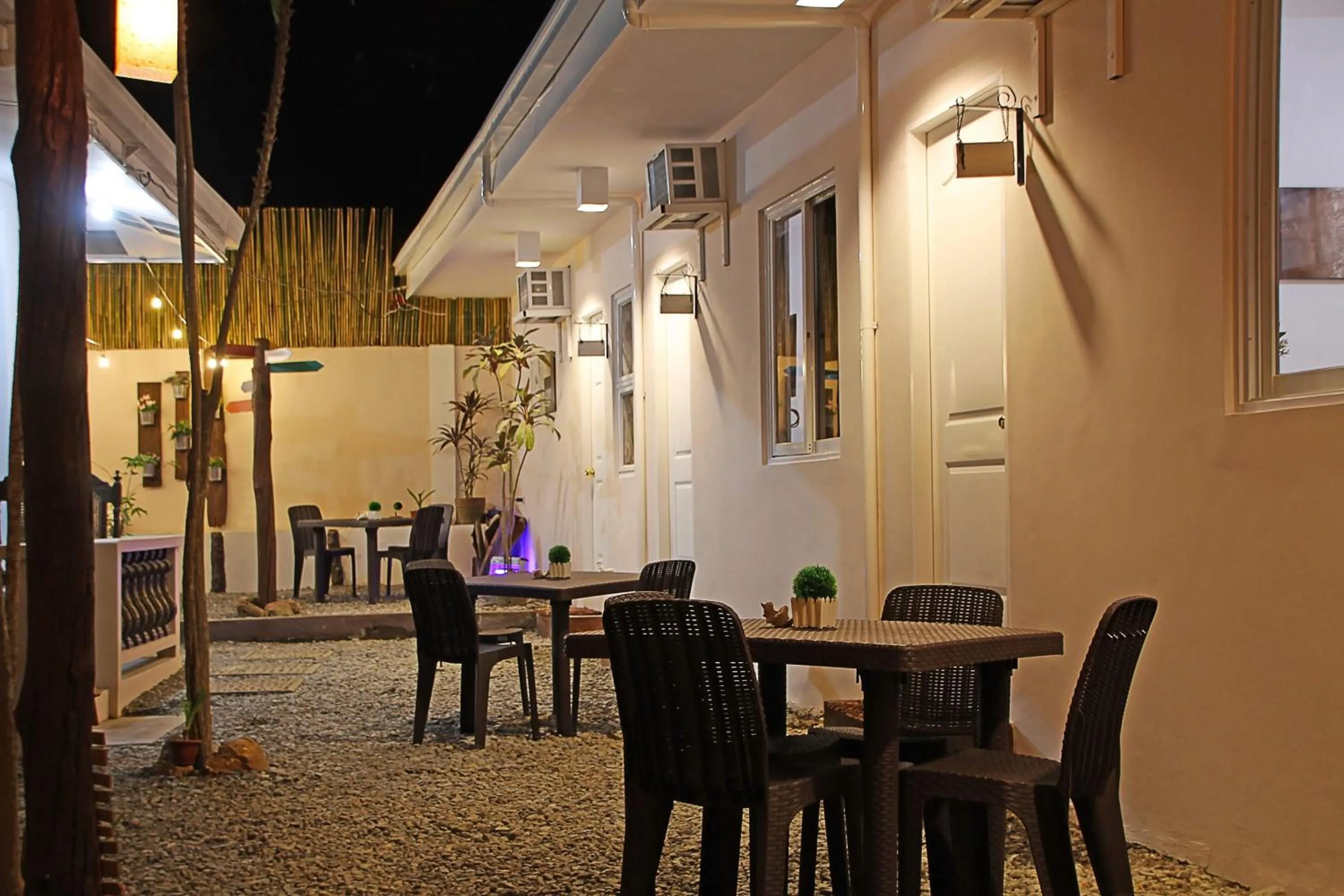 Property building in Prim Travellers Inn