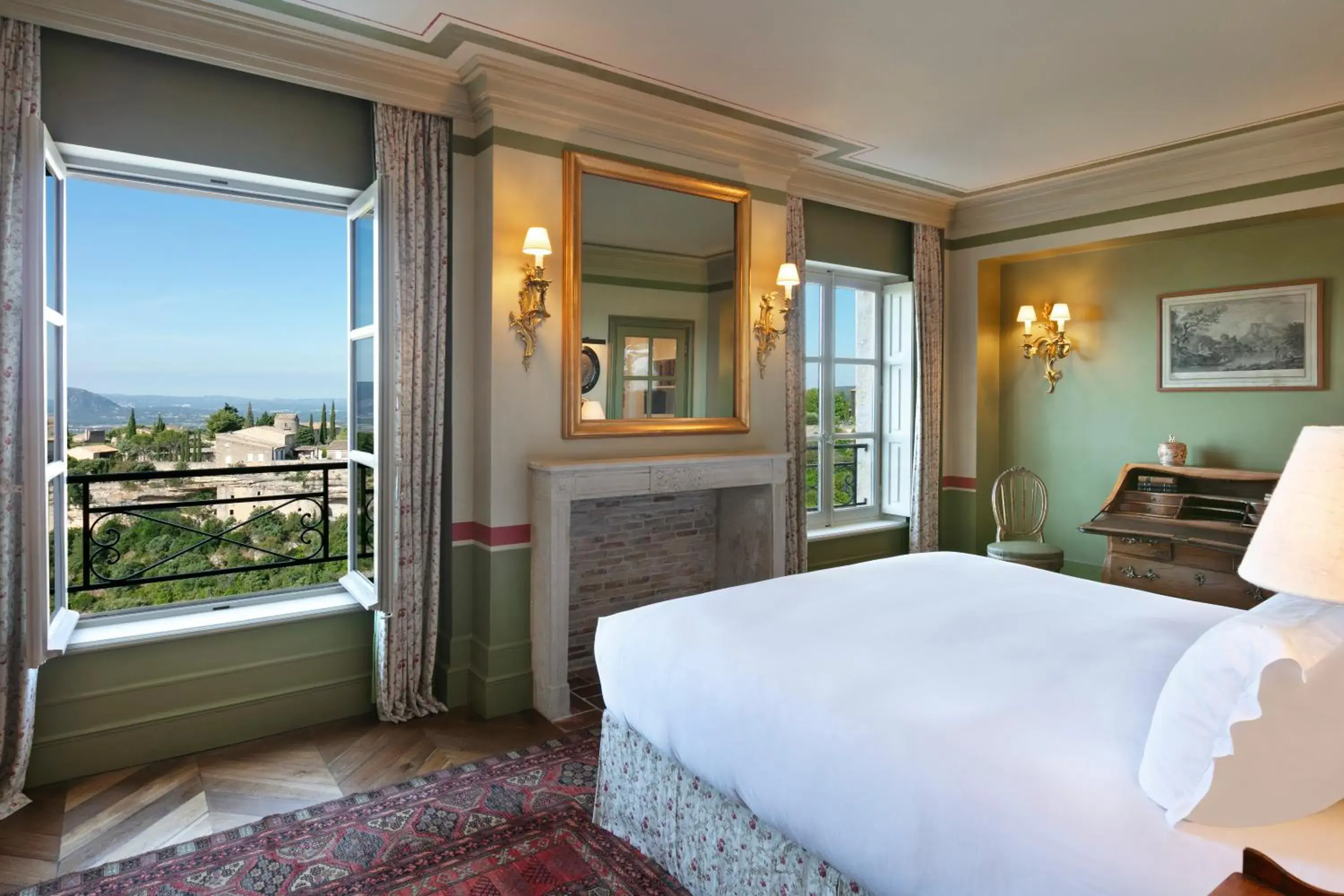 Junior Suite Valley Side in Airelles Gordes, La Bastide Junior Suite Valley Side in Airelles Gordes, La Bastide