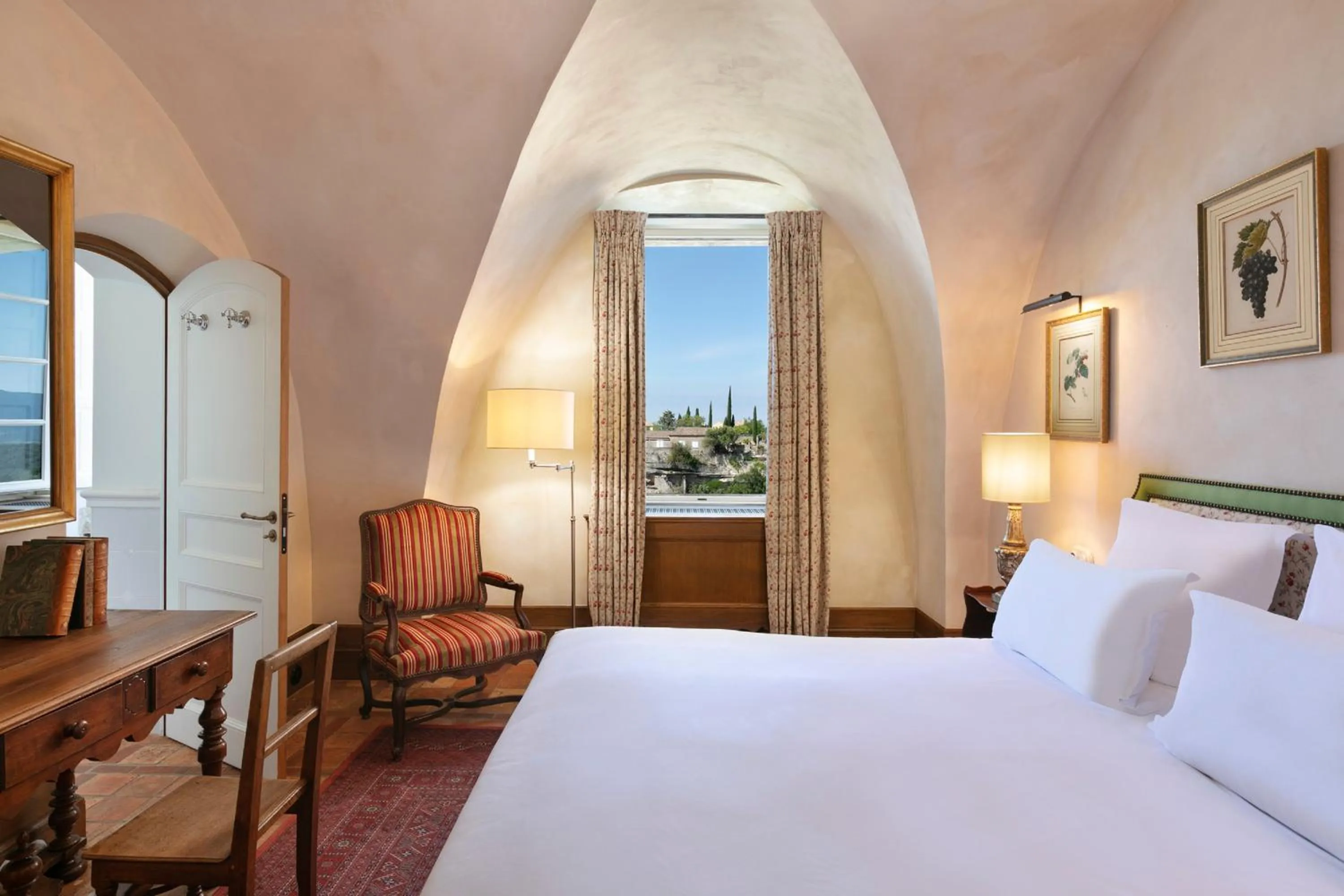 Bedroom in Airelles Gordes, La Bastide