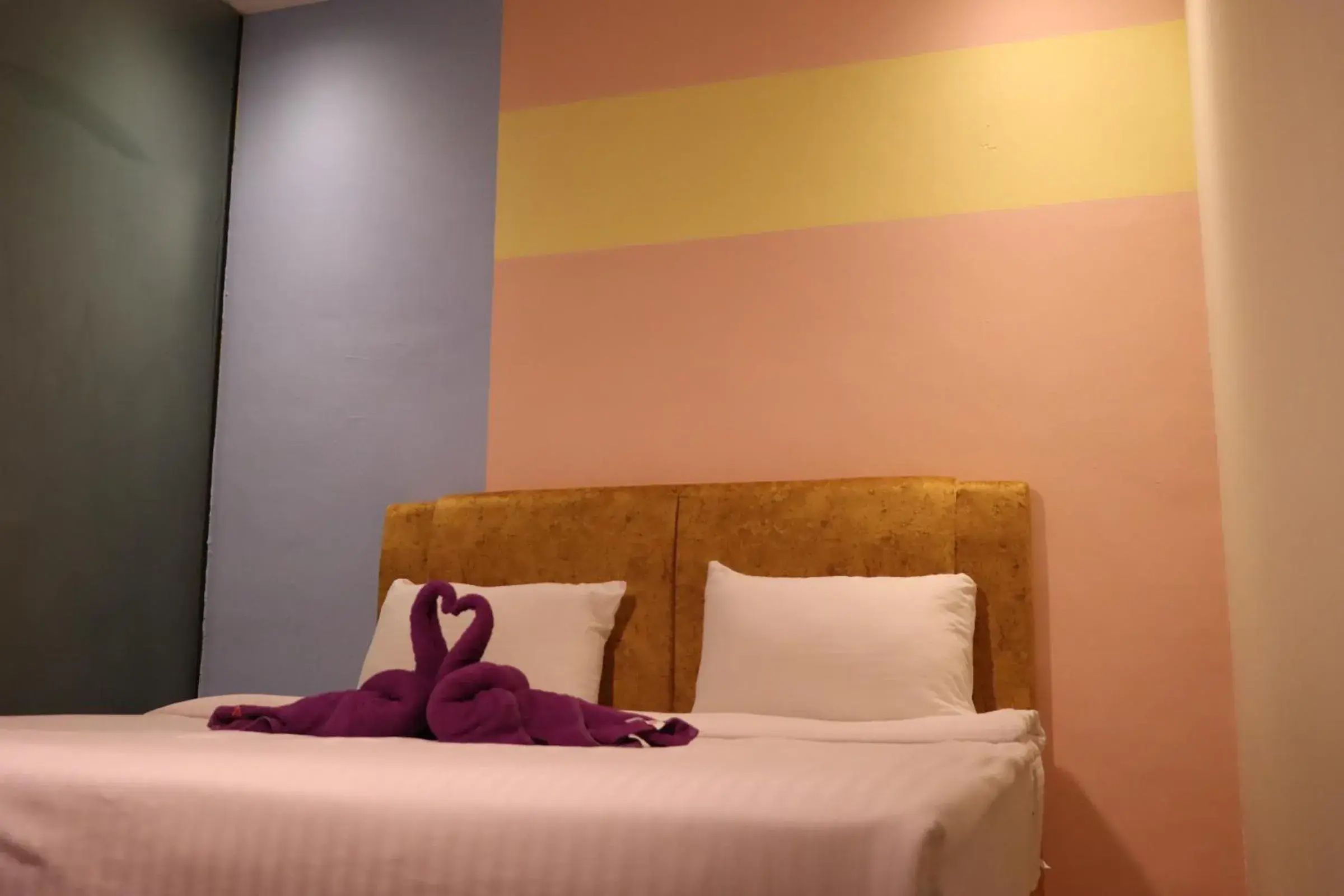 View (from property/room), Bed in Oscar Inn View (from property/room), Bed in Oscar Inn