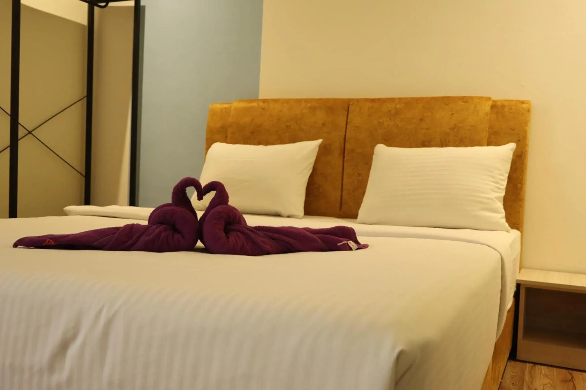 View (from property/room), Bed in Oscar Inn View (from property/room), Bed in Oscar Inn