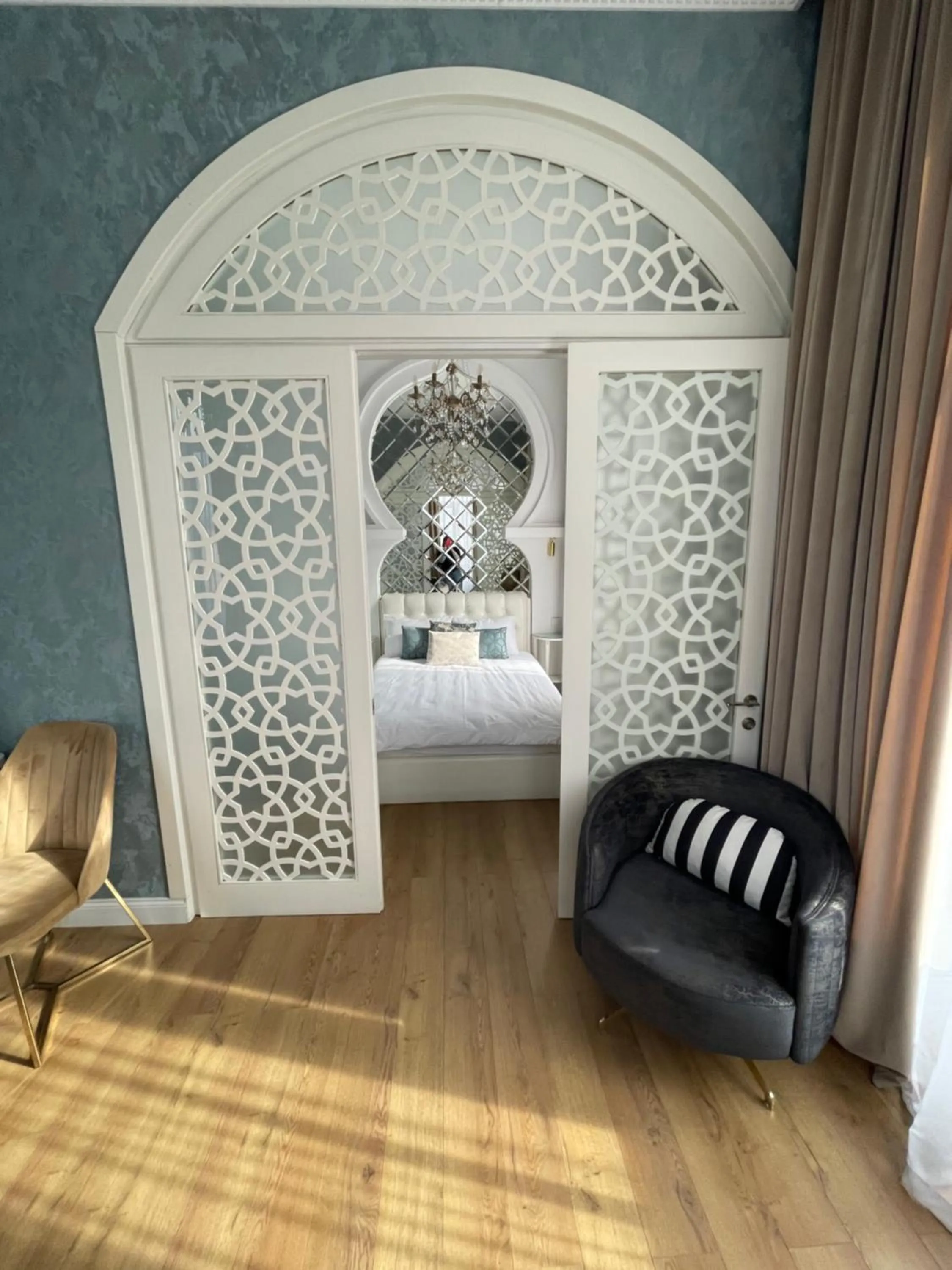 Bed in Rikhe palace boutique hotel