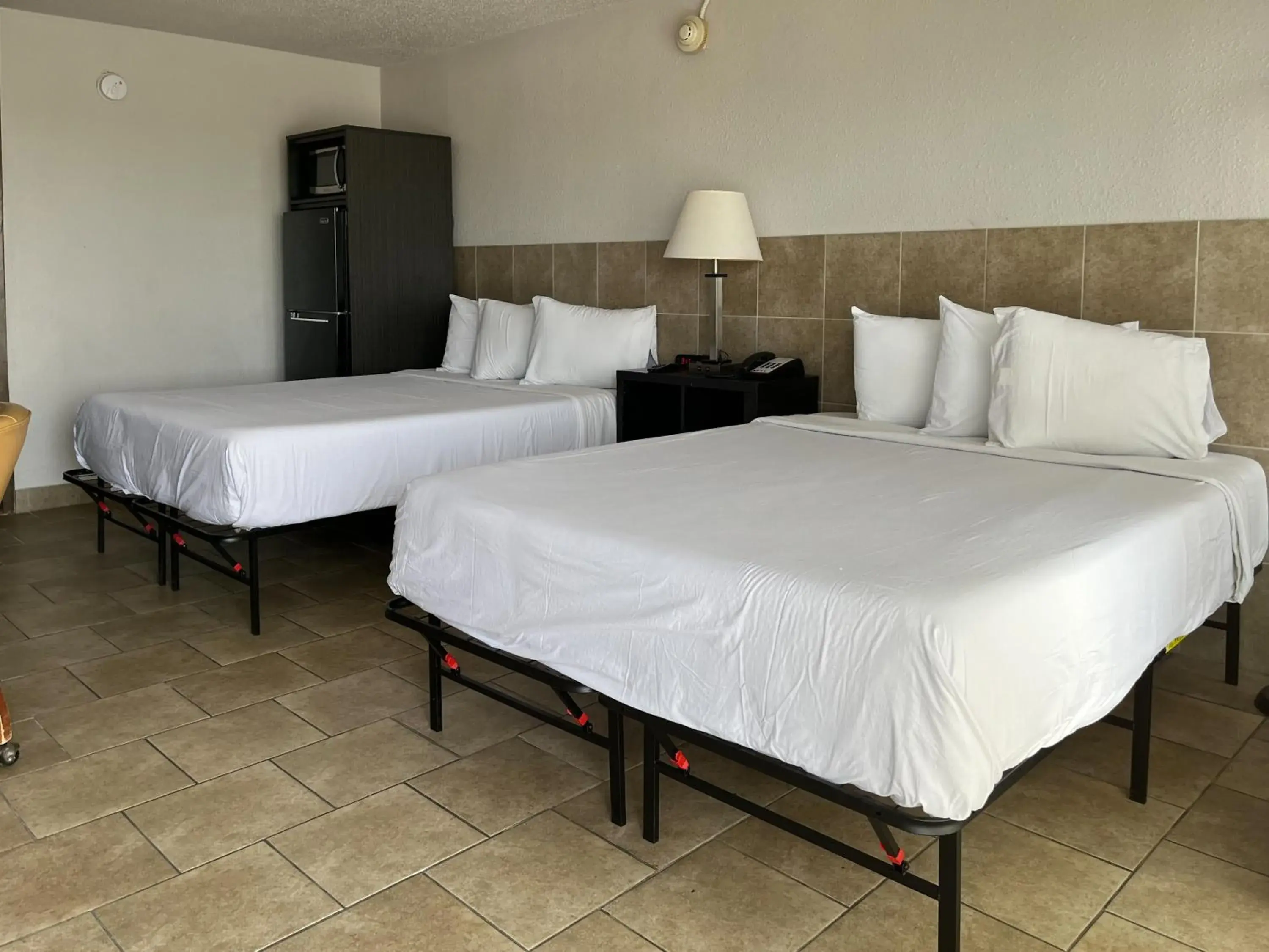 Bedroom, Bed in Motel 6 Mesquite, TX Town East