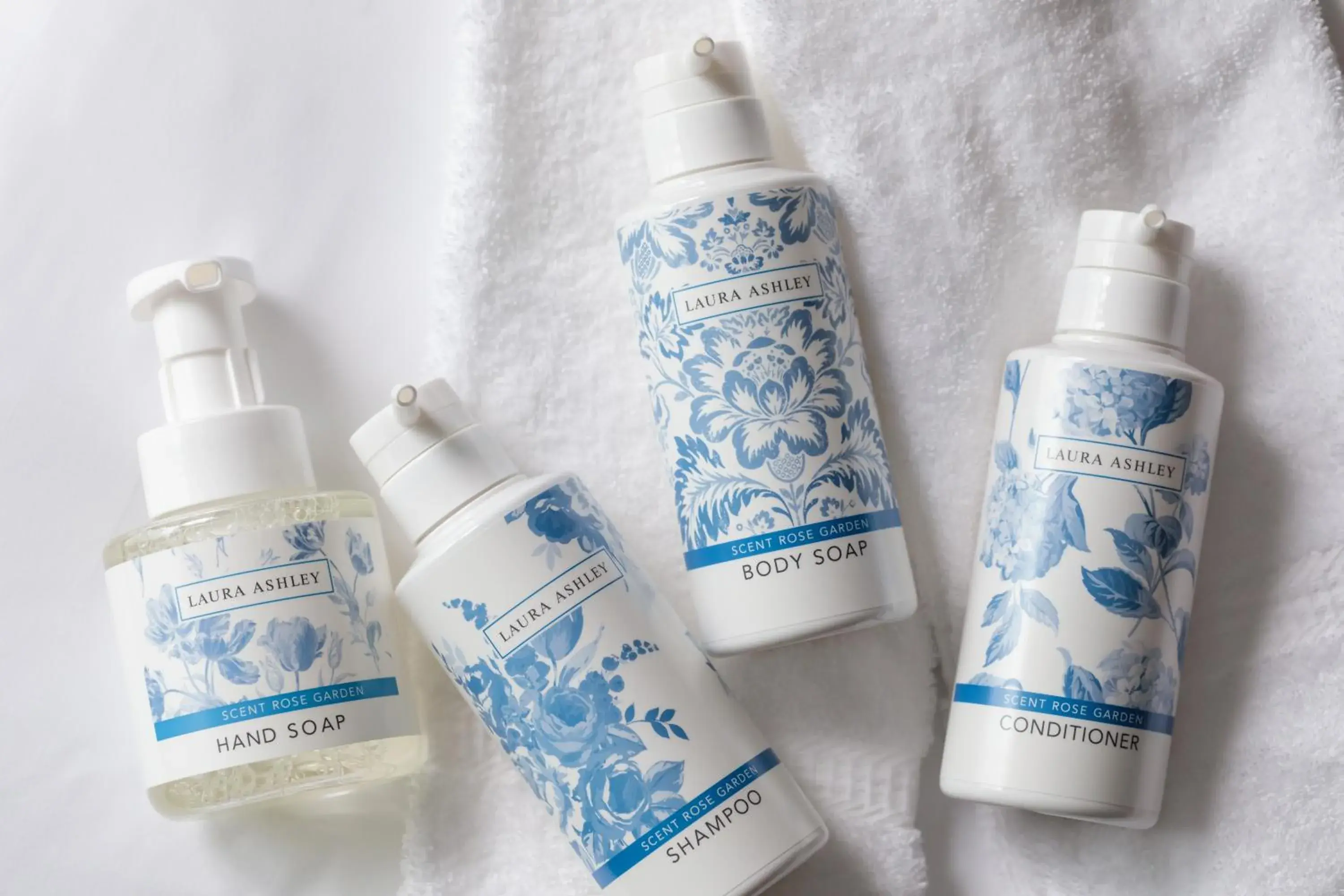 Standard Twin Room in Yokohama Tokyu REI Hotel Standard Twin Room in Yokohama Tokyu REI Hotel