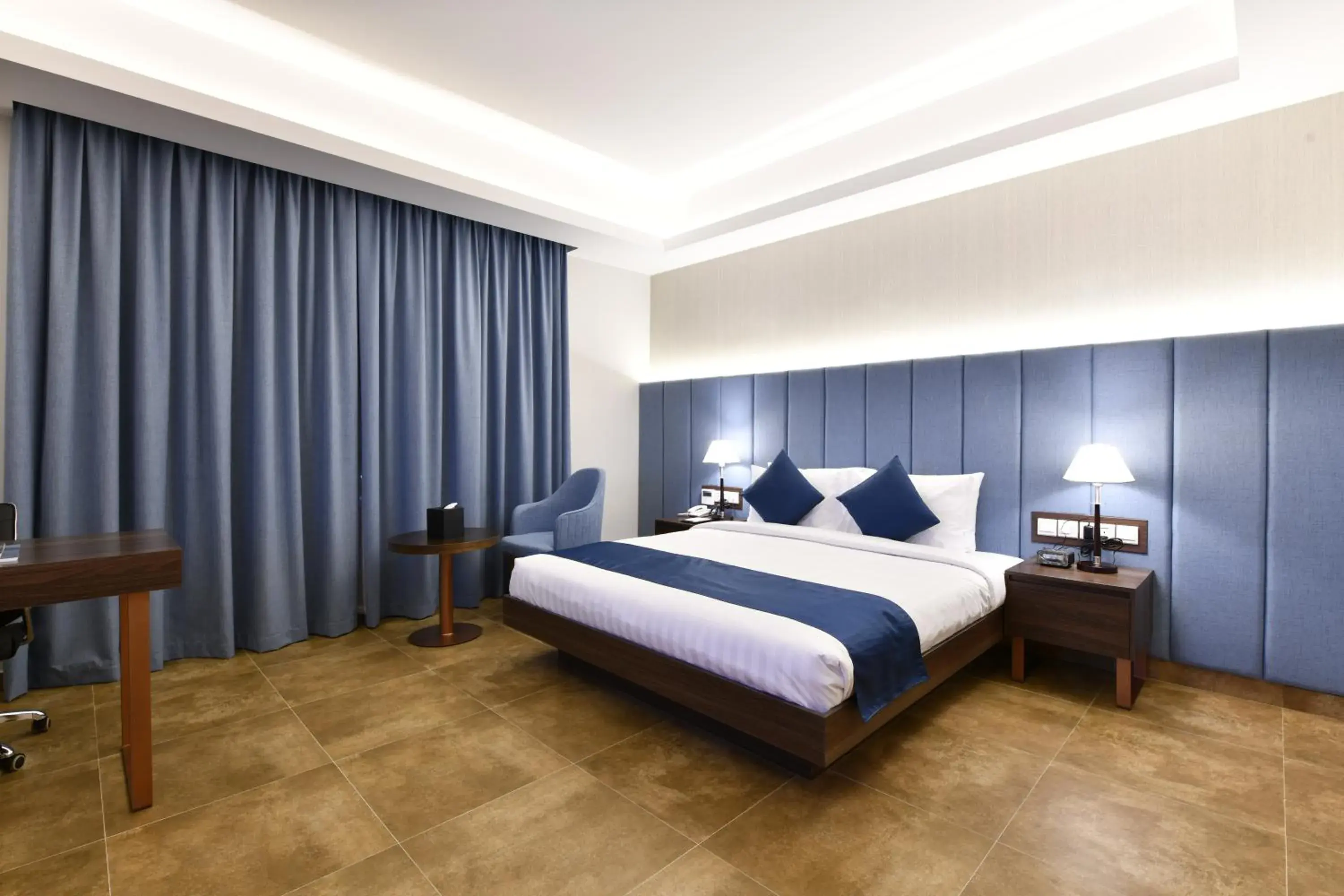 Bed in JUFFAIR BOULEVARD HOTEL & SUITES Bed in JUFFAIR BOULEVARD HOTEL & SUITES