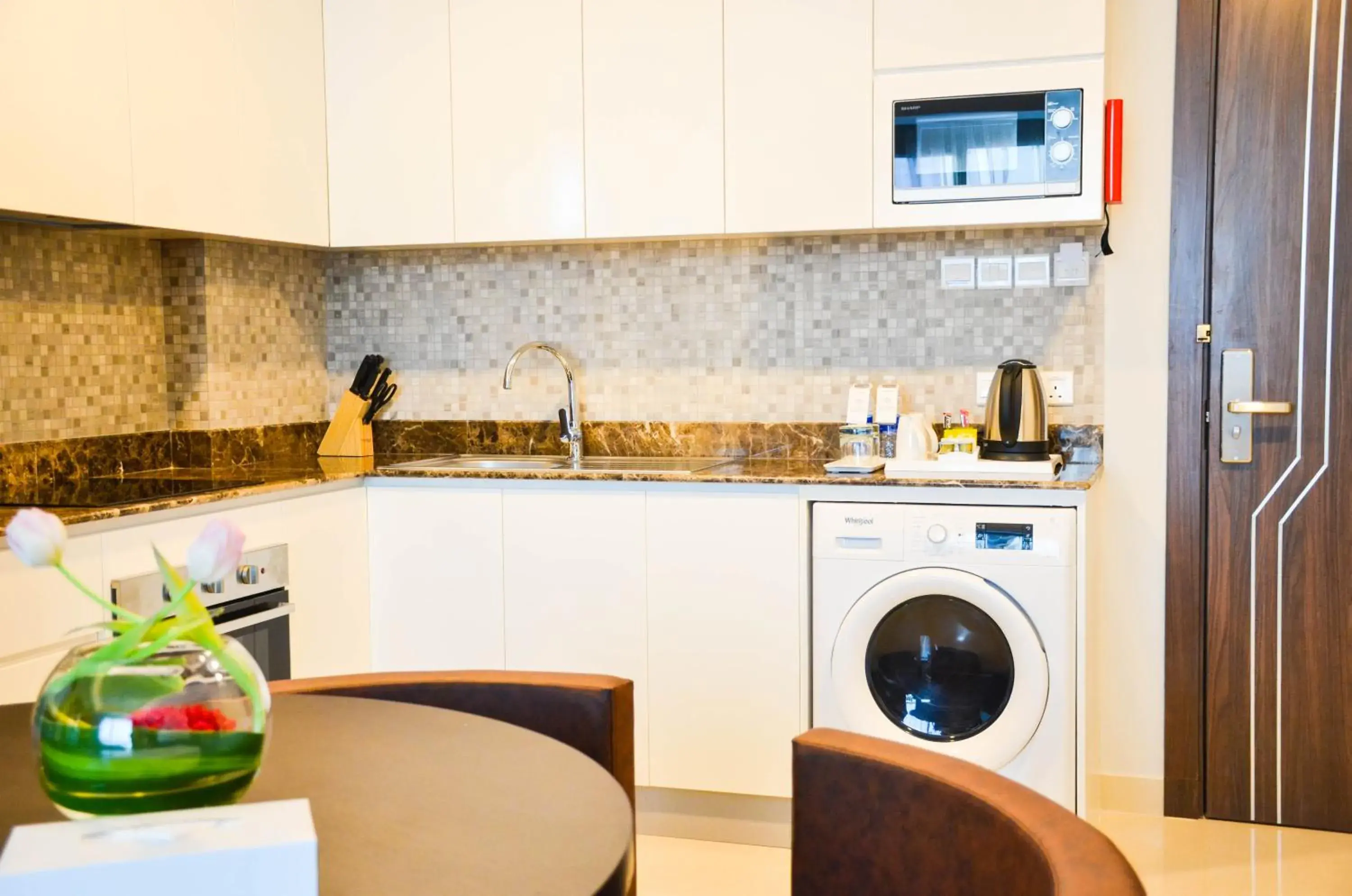 Living room in JUFFAIR BOULEVARD HOTEL & SUITES Living room in JUFFAIR BOULEVARD HOTEL & SUITES