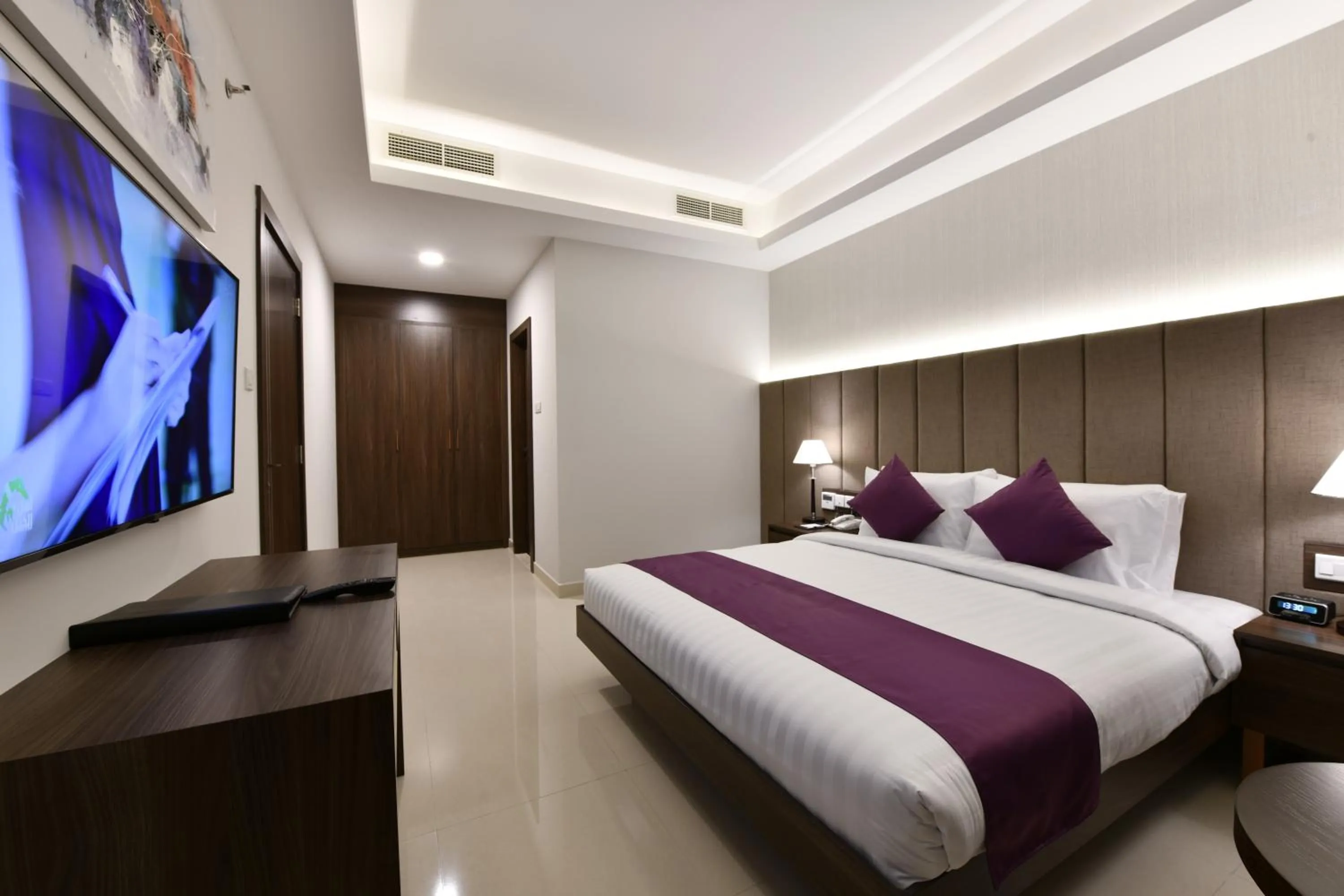 TV and multimedia, Bed in JUFFAIR BOULEVARD HOTEL & SUITES