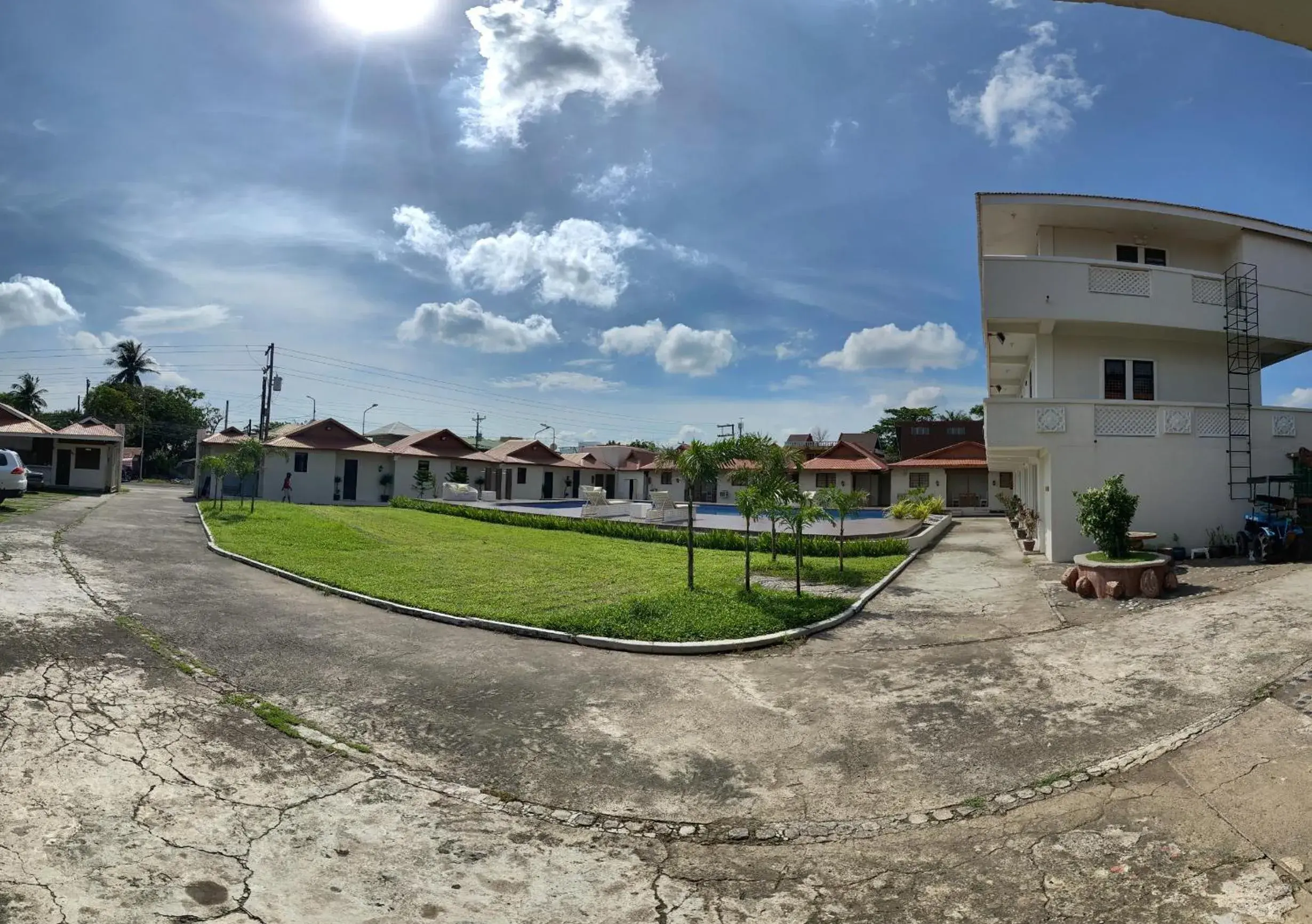 Parking in Shoreland Beach Resort by Cocotel Parking in Shoreland Beach Resort by Cocotel