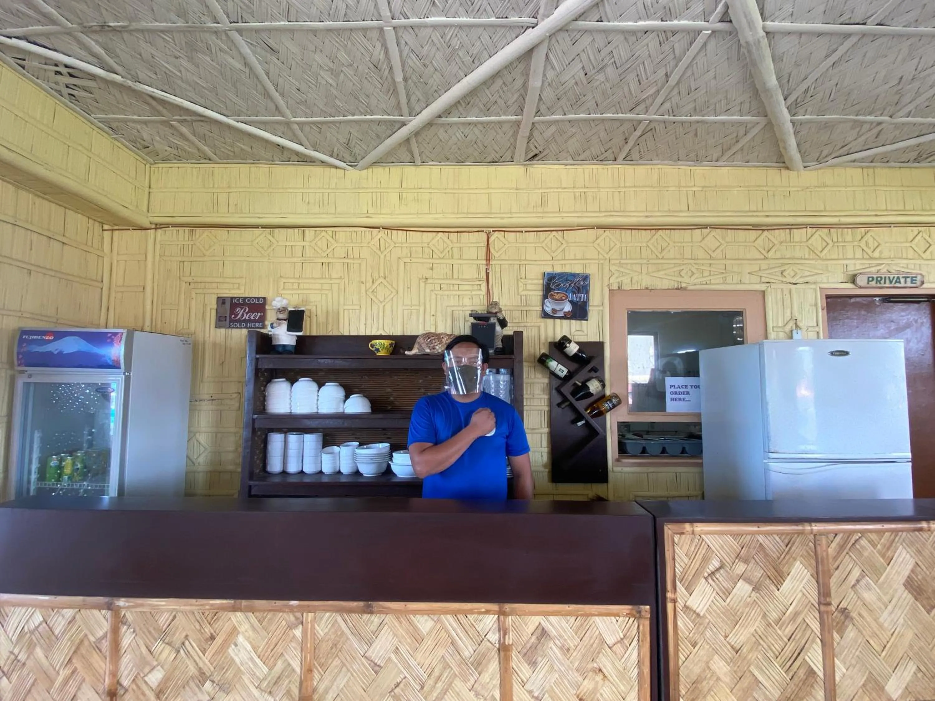 Restaurant/places to eat in Shoreland Beach Resort by Cocotel