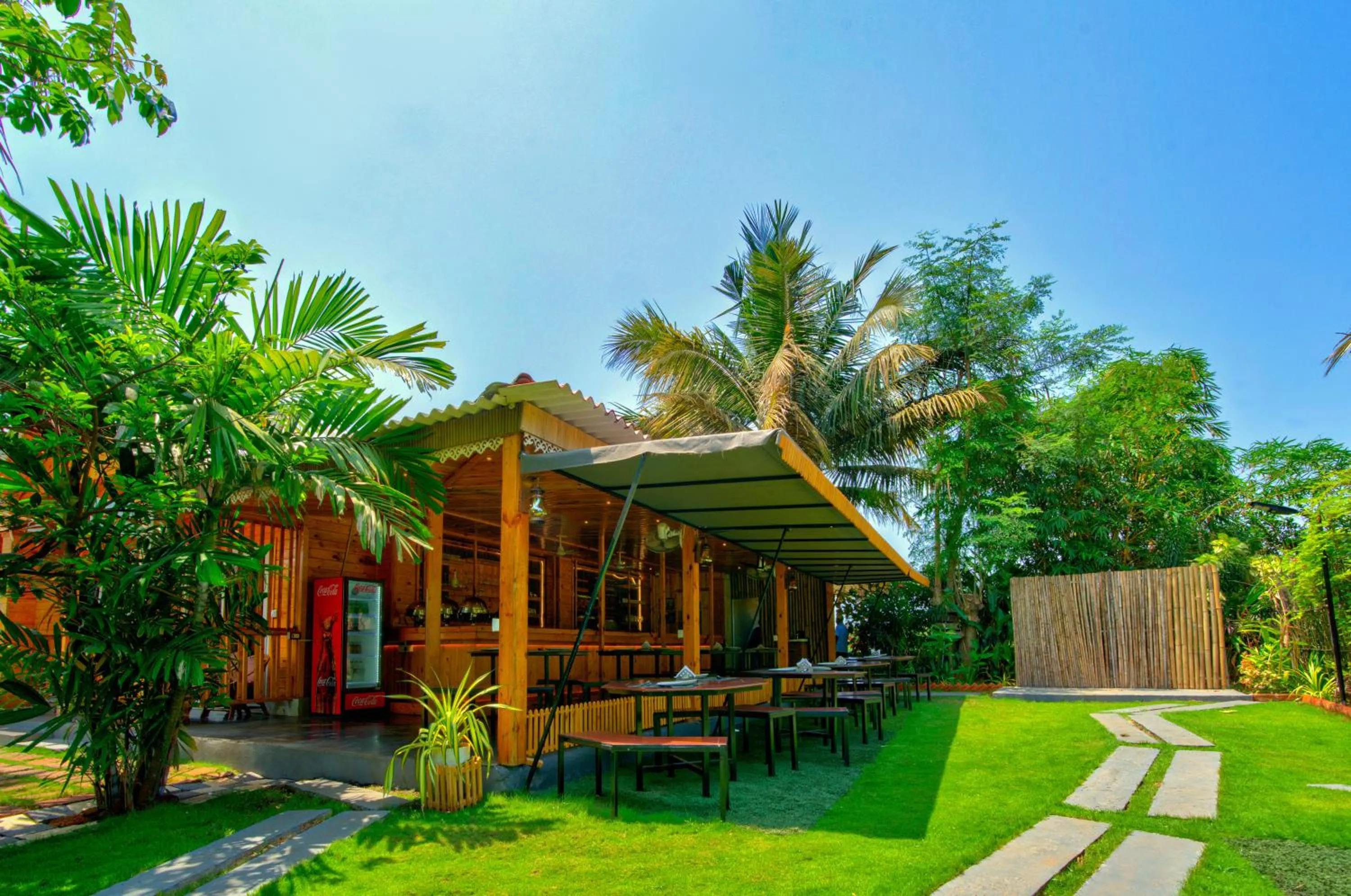 Restaurant/places to eat in The Lazy Cabanas