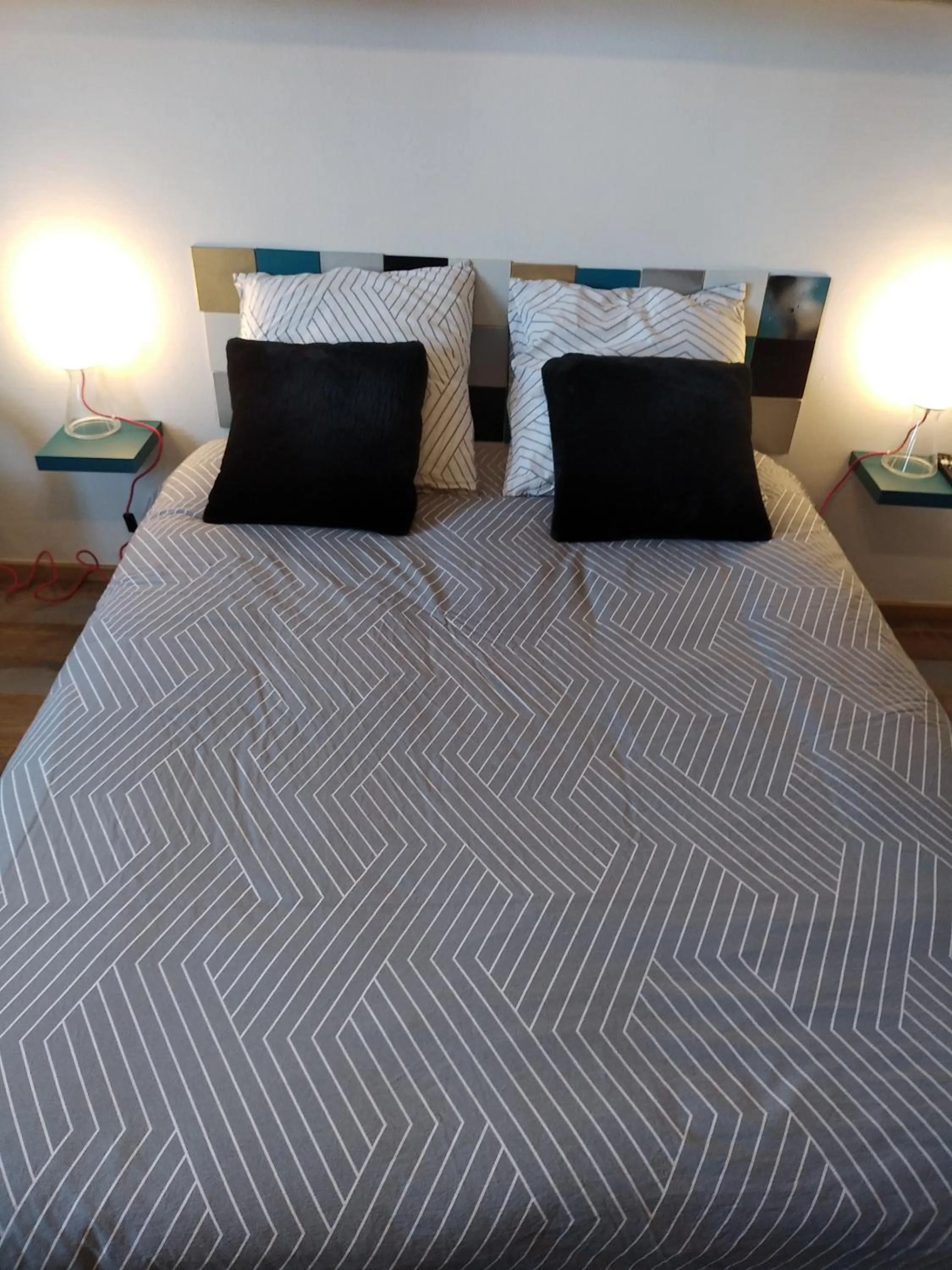 Bed in Studio et chambres d'hôtes les nuits de Gesnes