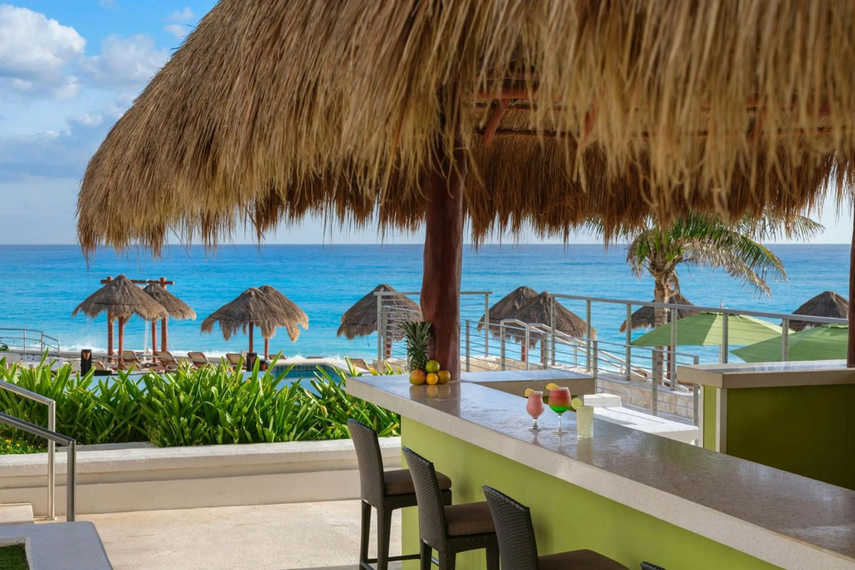 Lounge or bar in The Westin Resort & Spa Cancun