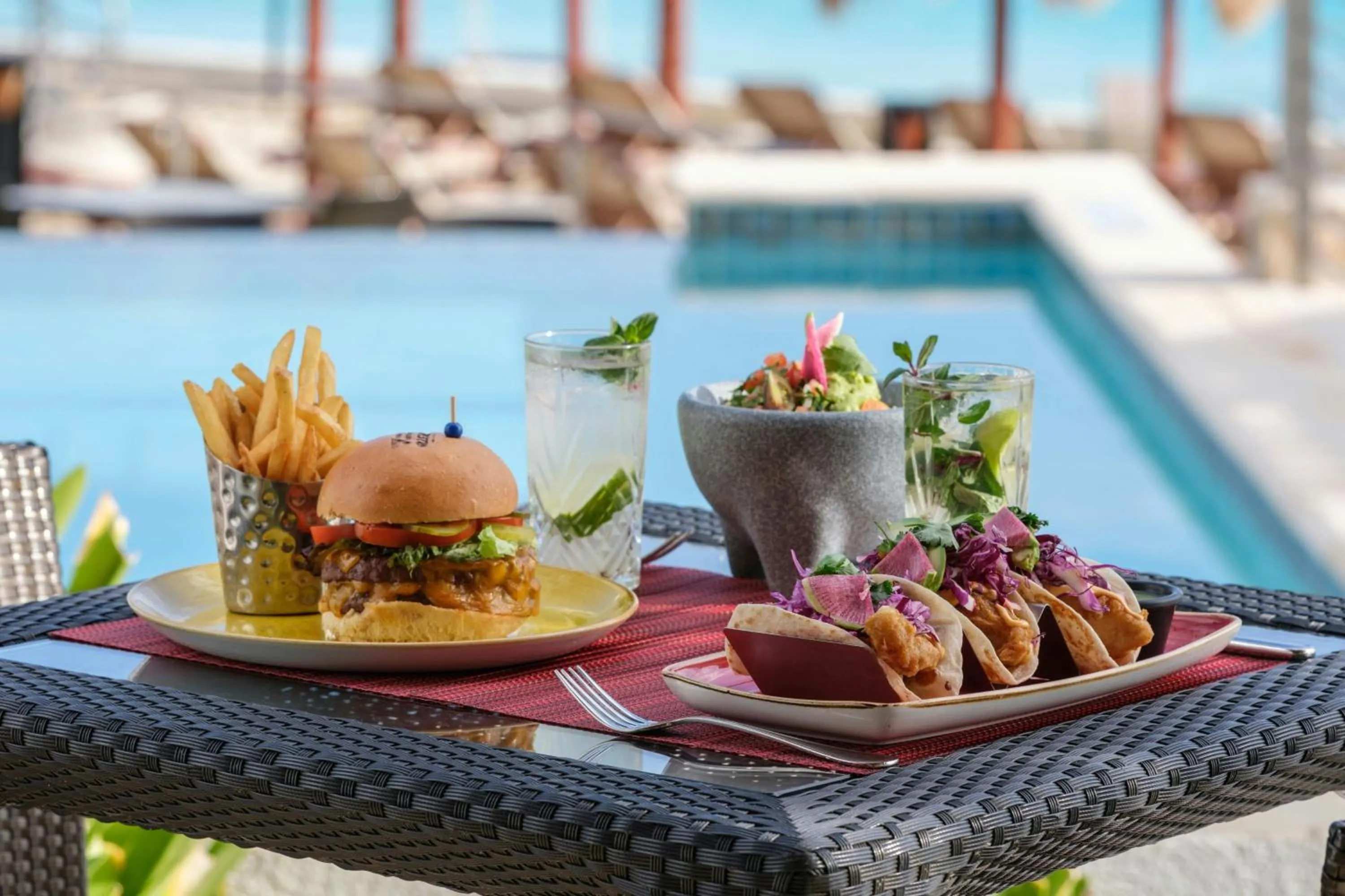 Lounge or bar in The Westin Resort & Spa Cancun