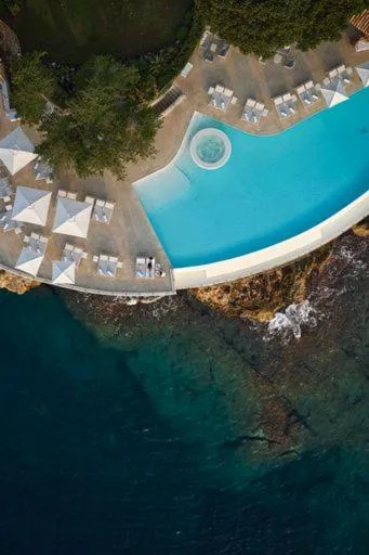 Pool view in Hotel Cap Estel