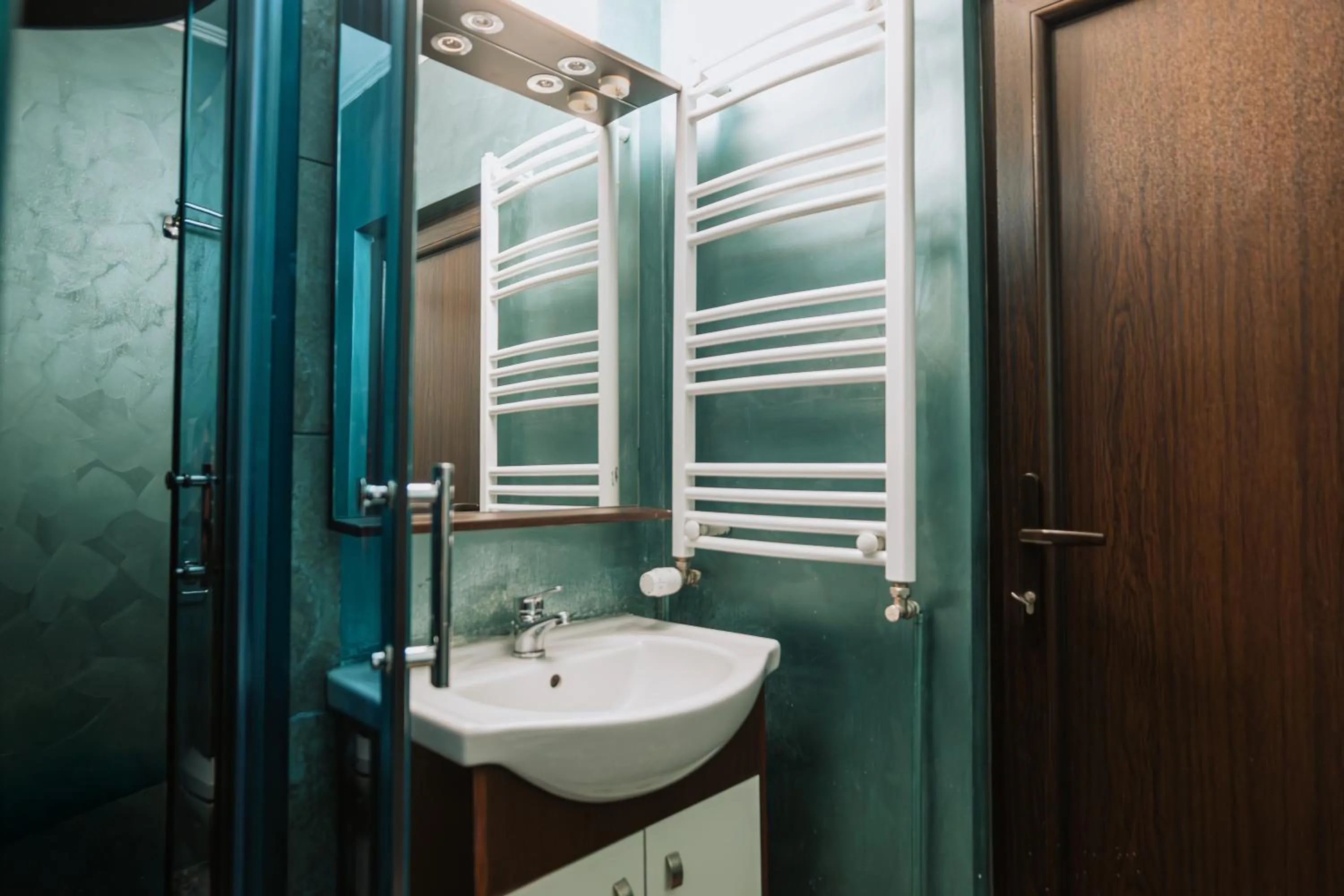 Bathroom in Suru Hotel & Restaurant