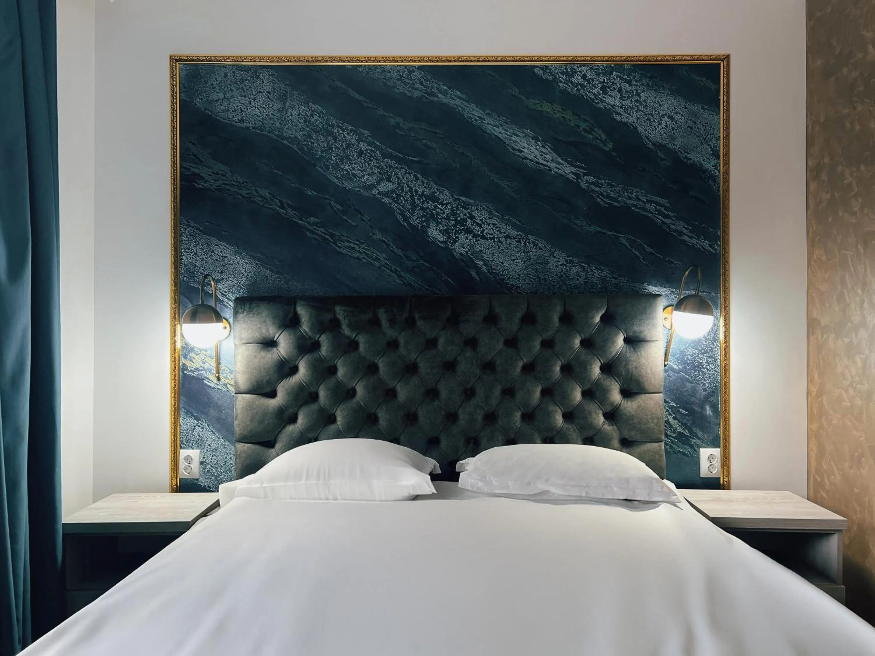 Bedroom, Bed in Suru Hotel & Restaurant