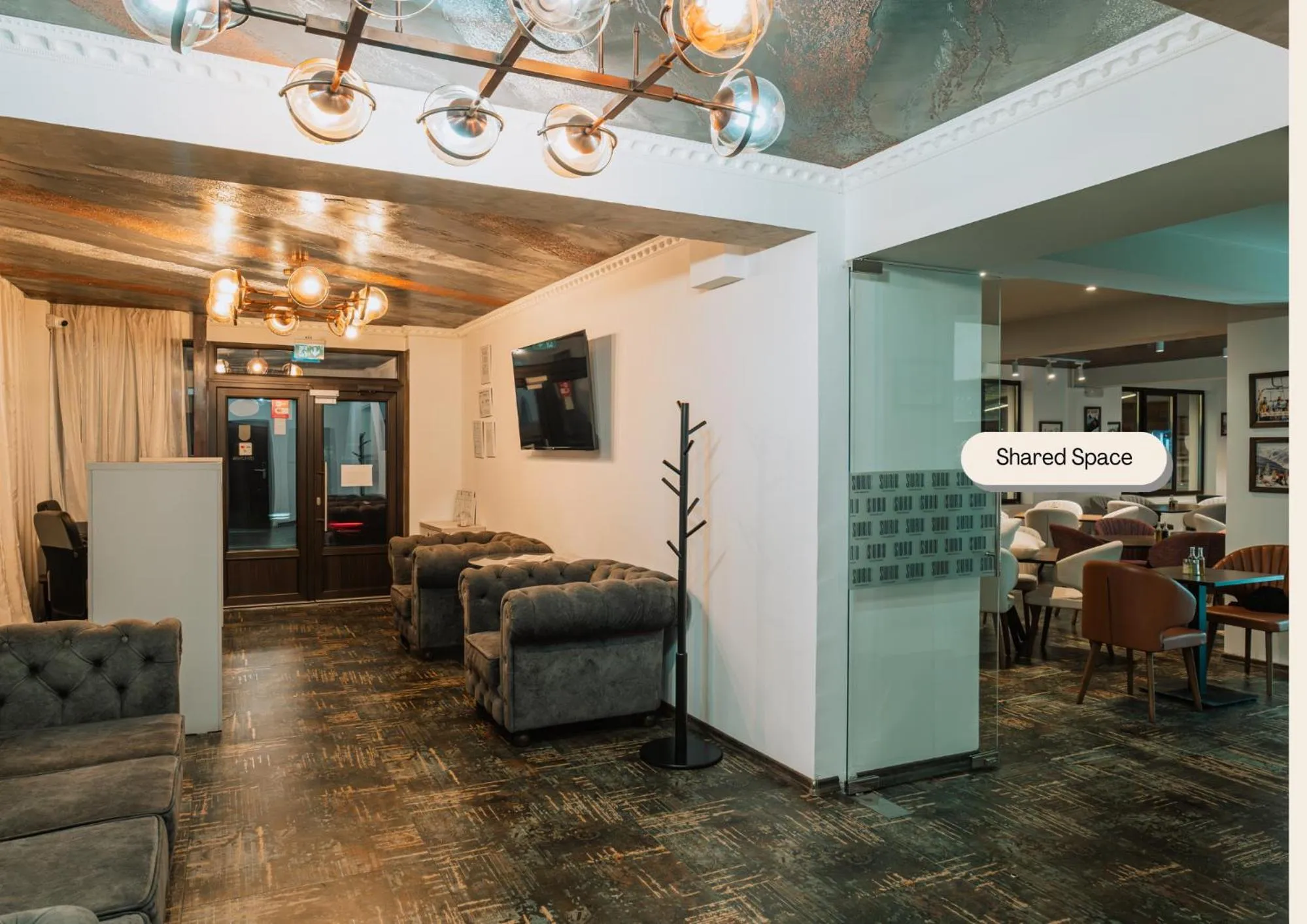 Lobby or reception in Suru Hotel & Restaurant