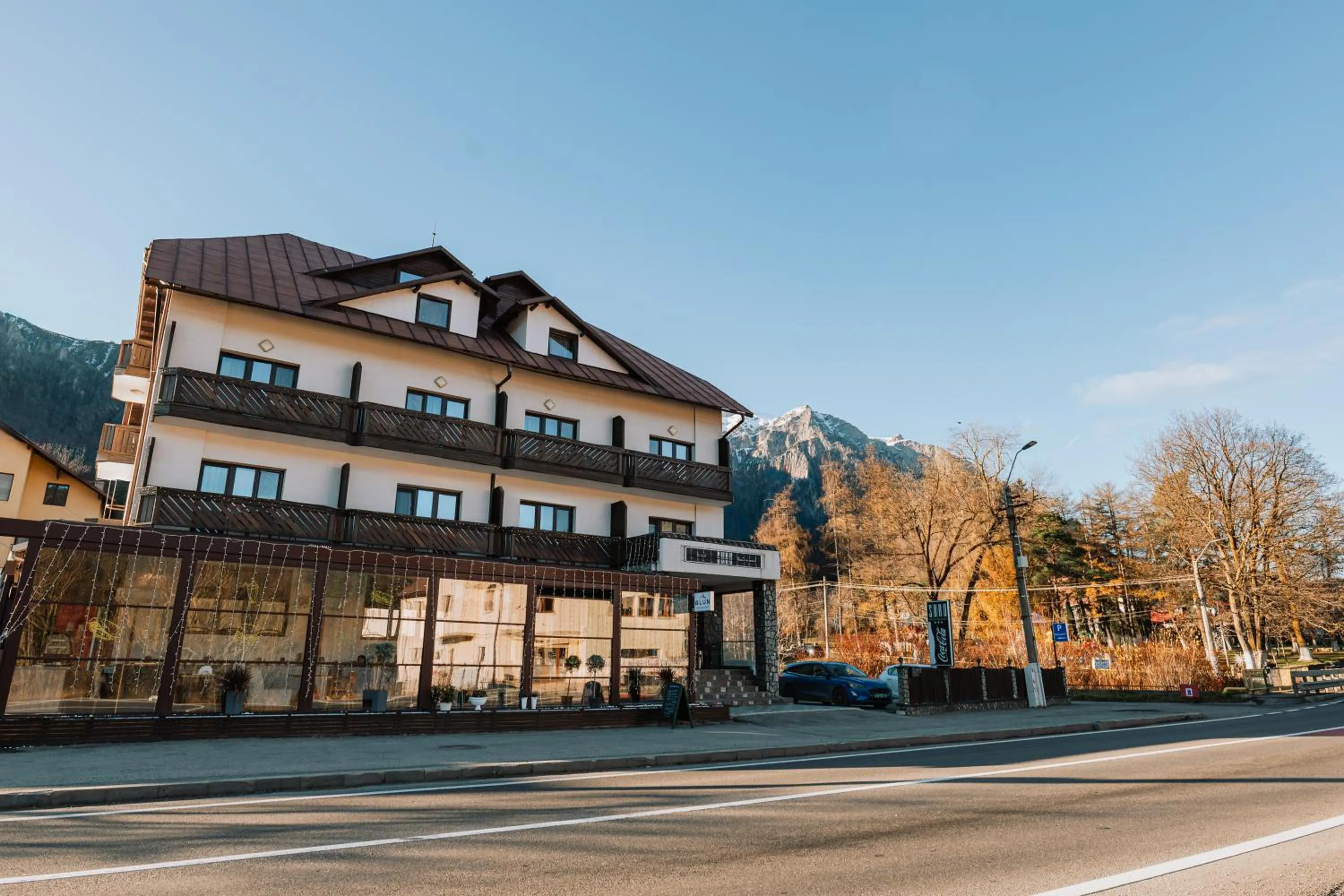 Facade/entrance in Suru Hotel & Restaurant