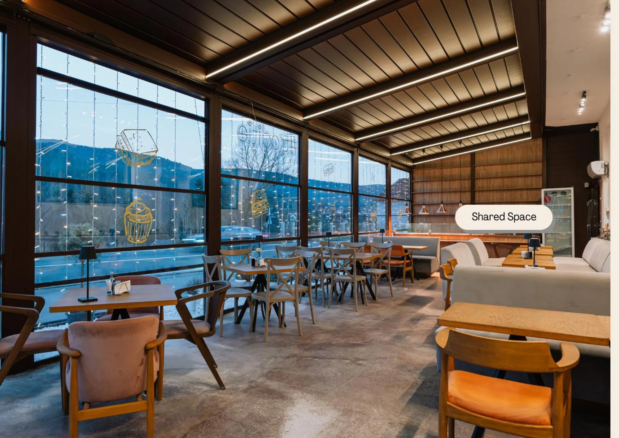 Restaurant/places to eat in Suru Hotel & Restaurant