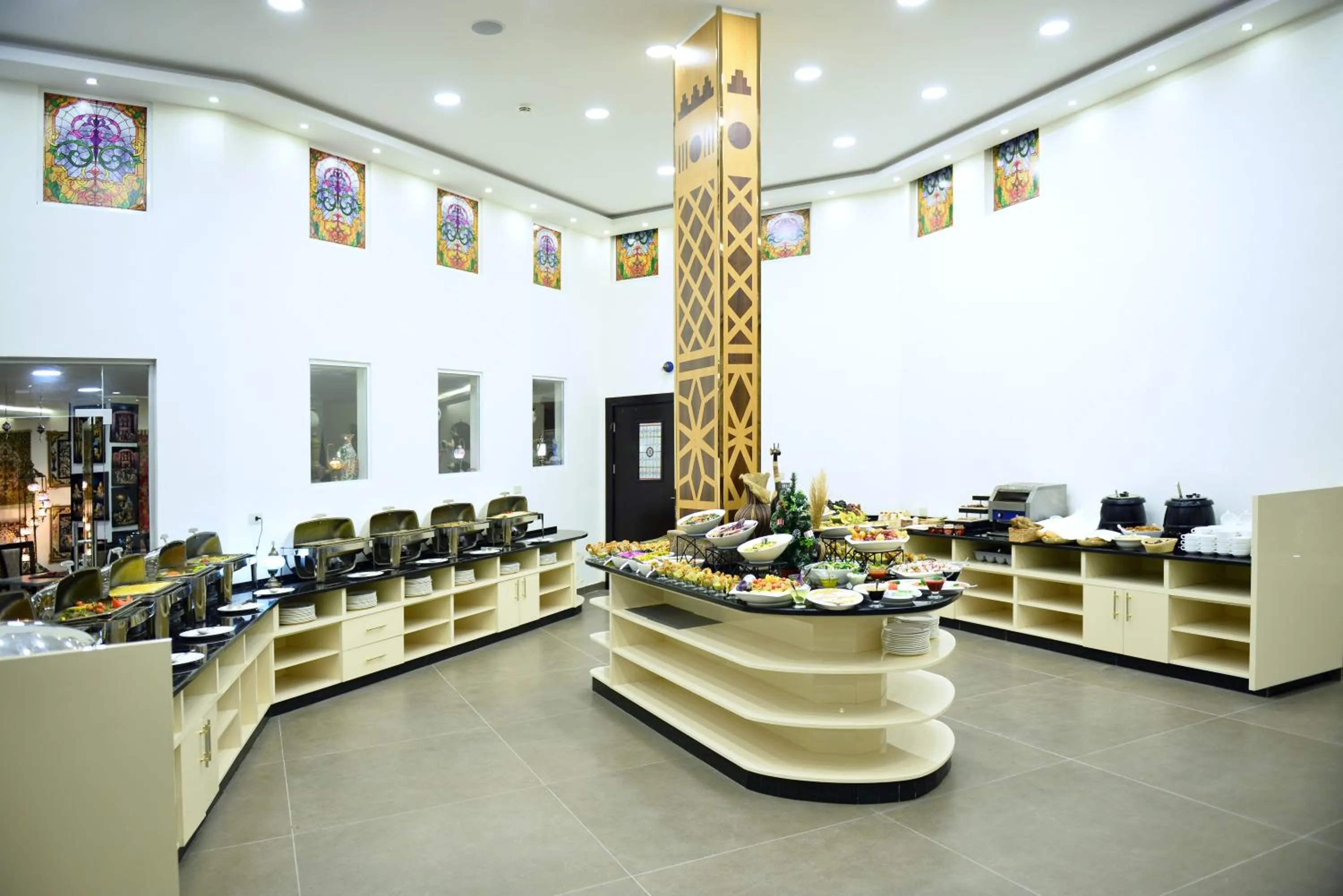 Restaurant/places to eat in Petra Canyon Hotel