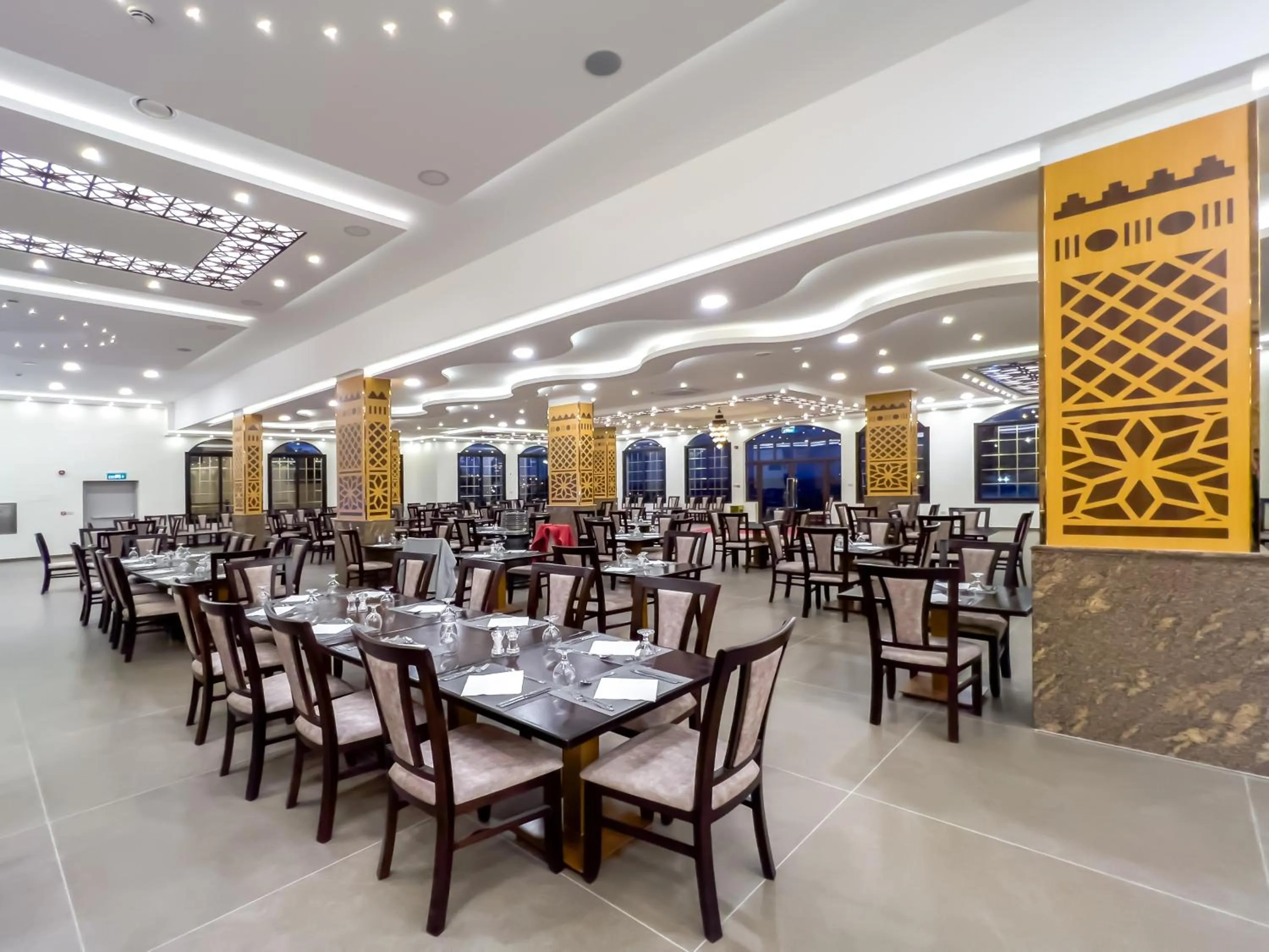 Restaurant/places to eat in Petra Canyon Hotel