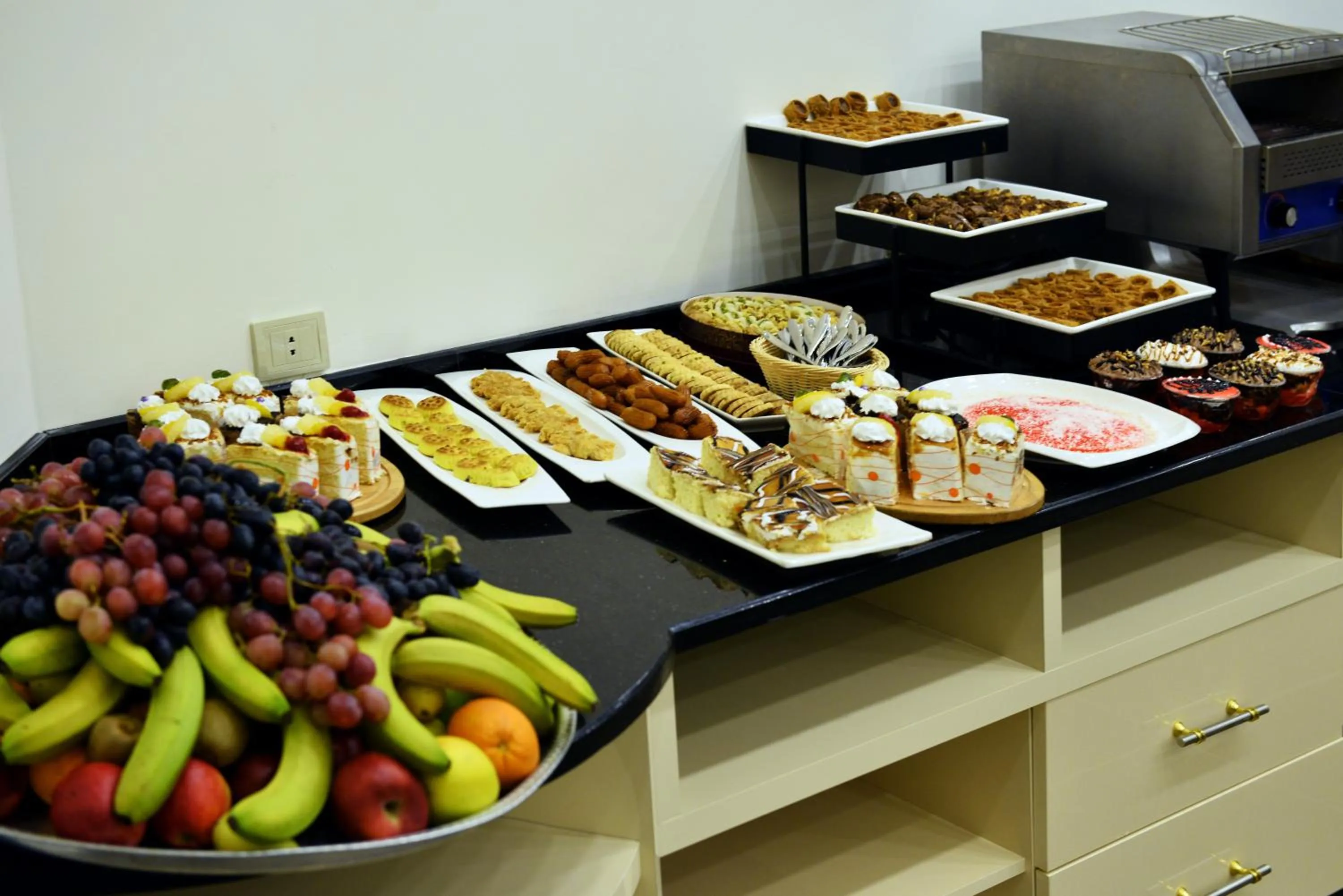 Restaurant/places to eat in Petra Canyon Hotel