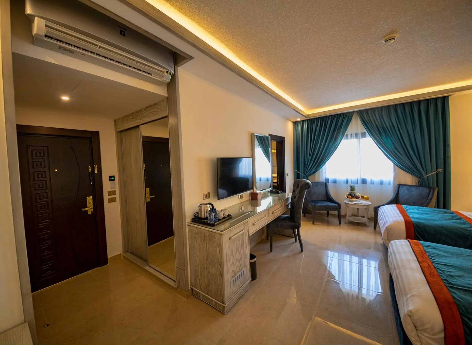 Bedroom, Bed in Petra Canyon Hotel