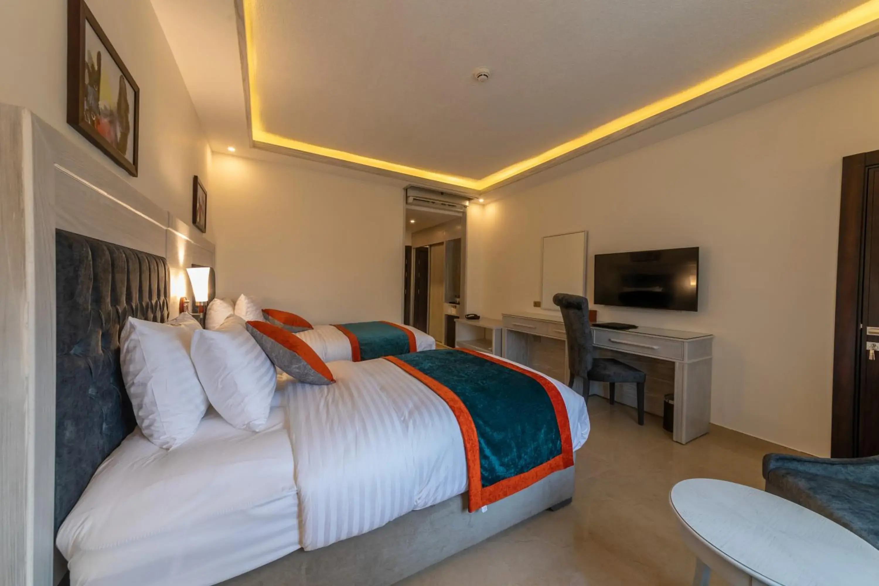 Deluxe Twin Room in Petra Canyon Hotel Deluxe Twin Room in Petra Canyon Hotel