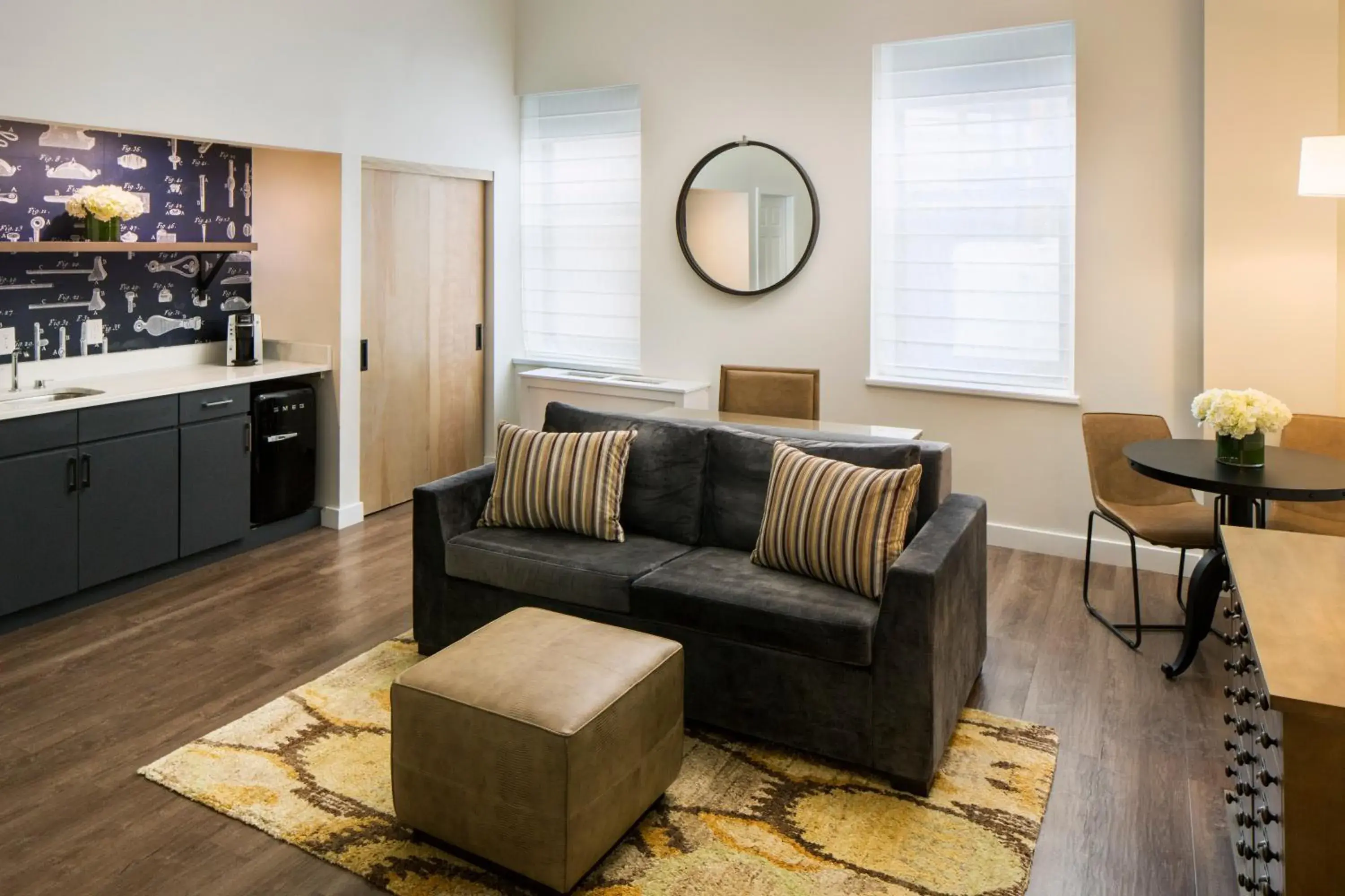 Living room in Hotel Indigo Boston Garden by IHG Living room in Hotel Indigo Boston Garden by IHG