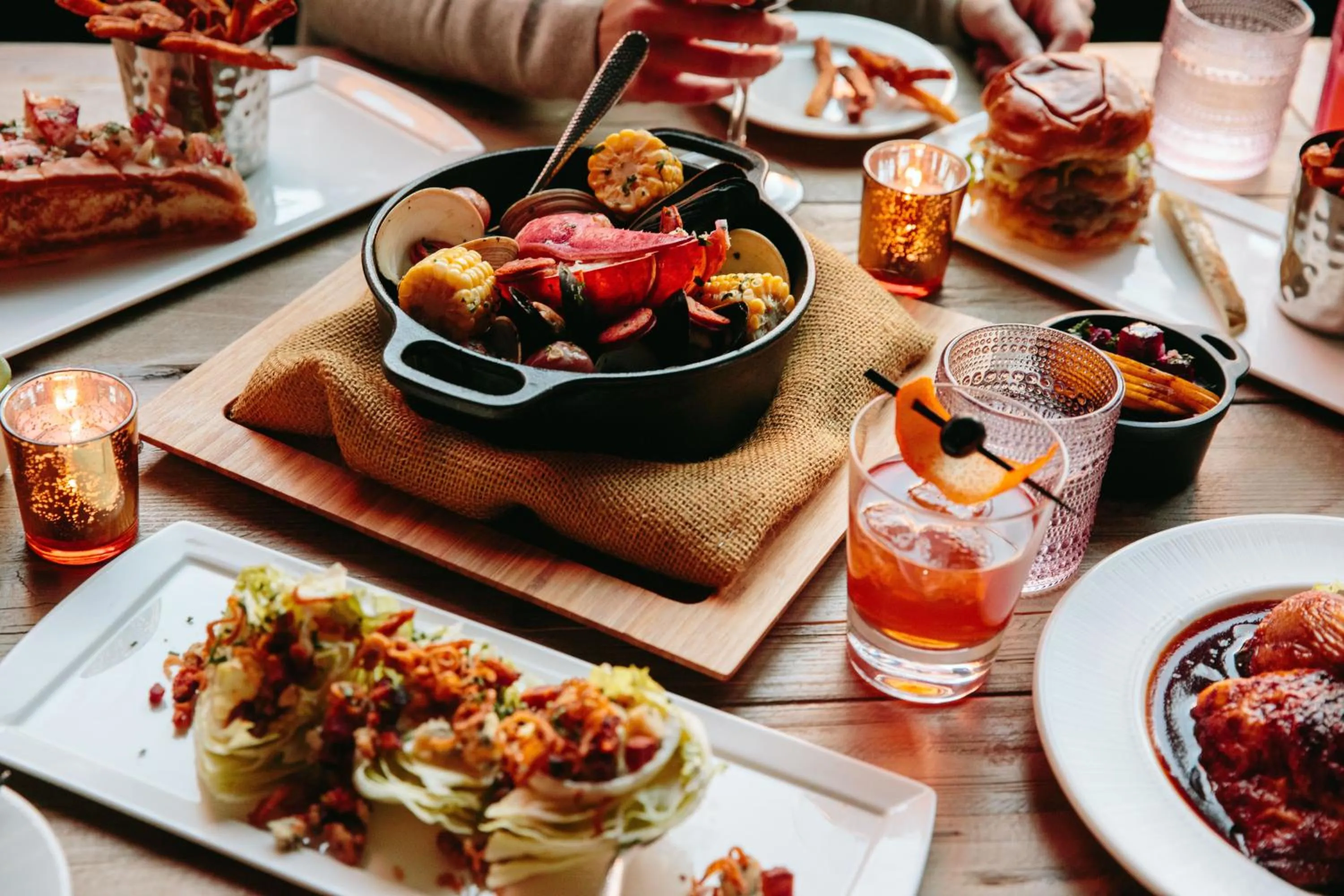 Restaurant/places to eat in Hotel Indigo Boston Garden by IHG