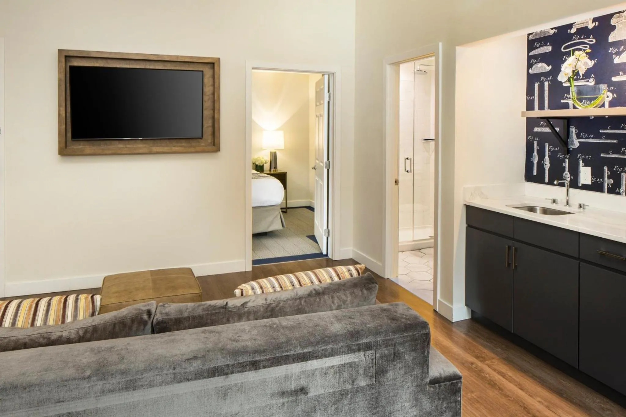 Bedroom in Hotel Indigo Boston Garden by IHG