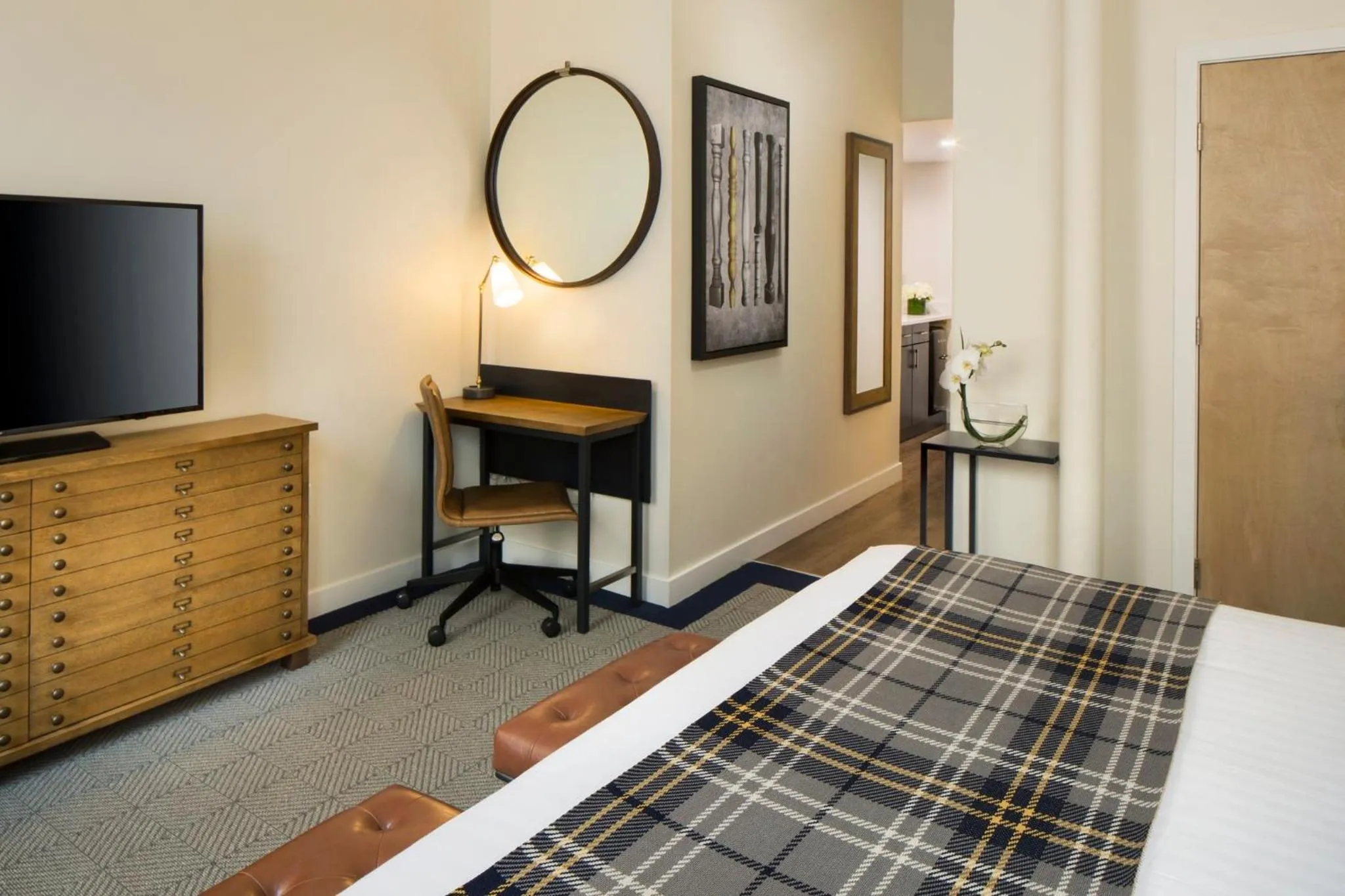 Photo of the whole room, Bed in Hotel Indigo Boston Garden by IHG