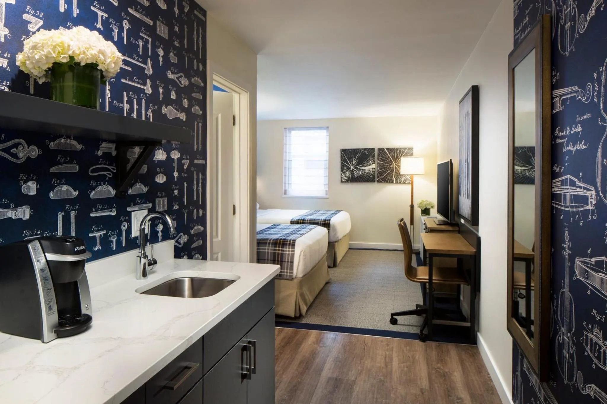 Photo of the whole room, Bed in Hotel Indigo Boston Garden by IHG