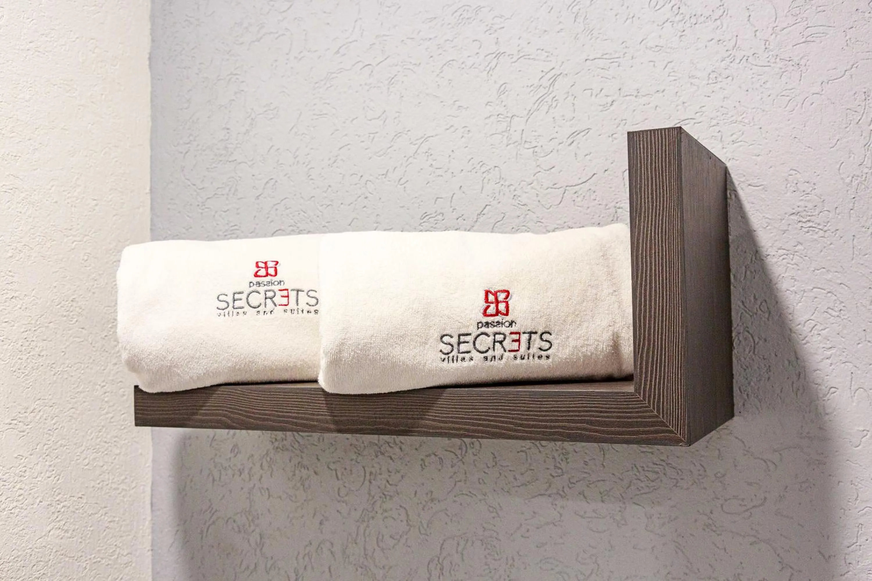 Logo/Certificate/Sign in Hotel Passion Secrets Villas & Suites