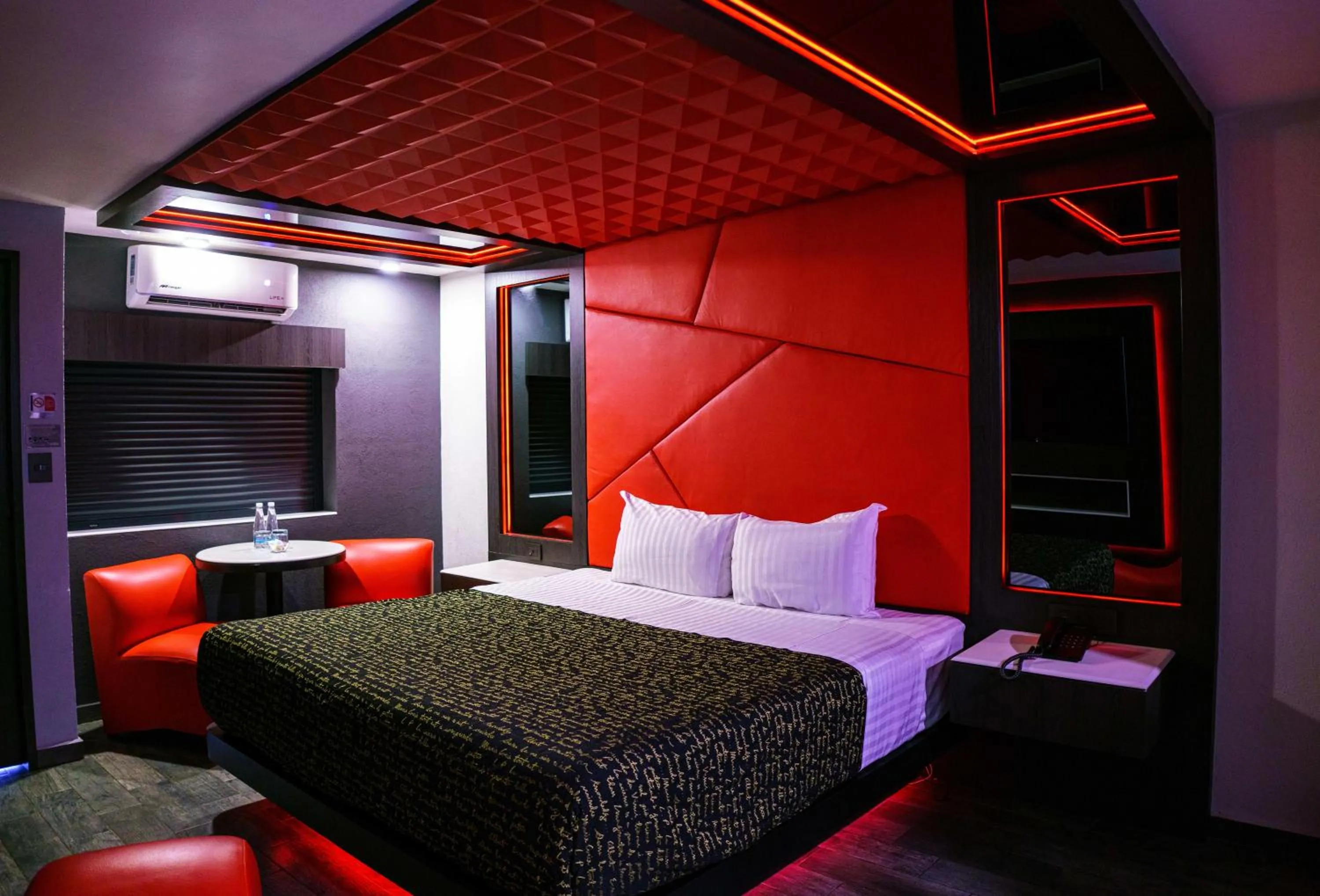 Bed in Hotel Passion Secrets Villas & Suites