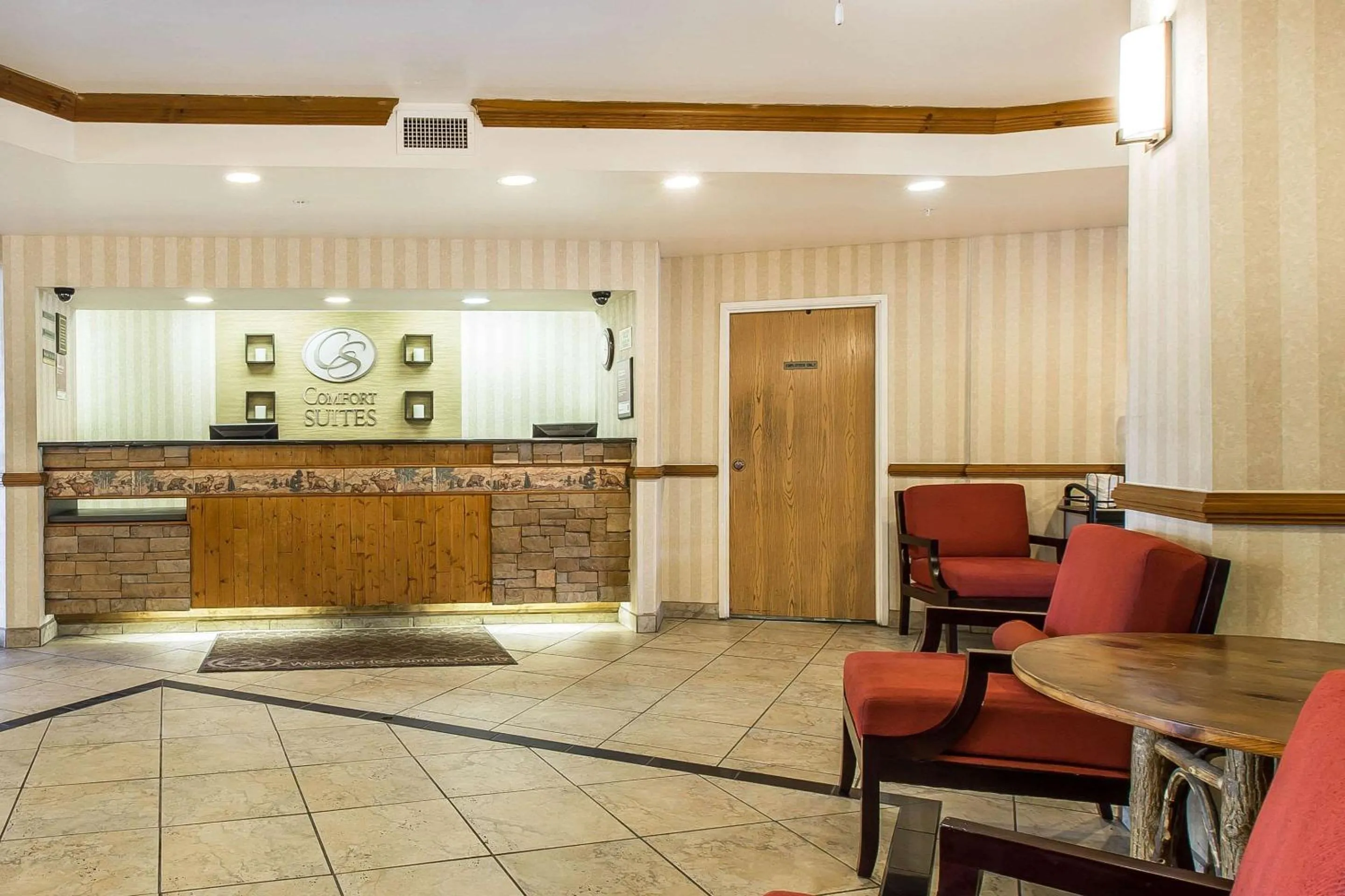 Lobby or reception in Comfort Suites Summit County