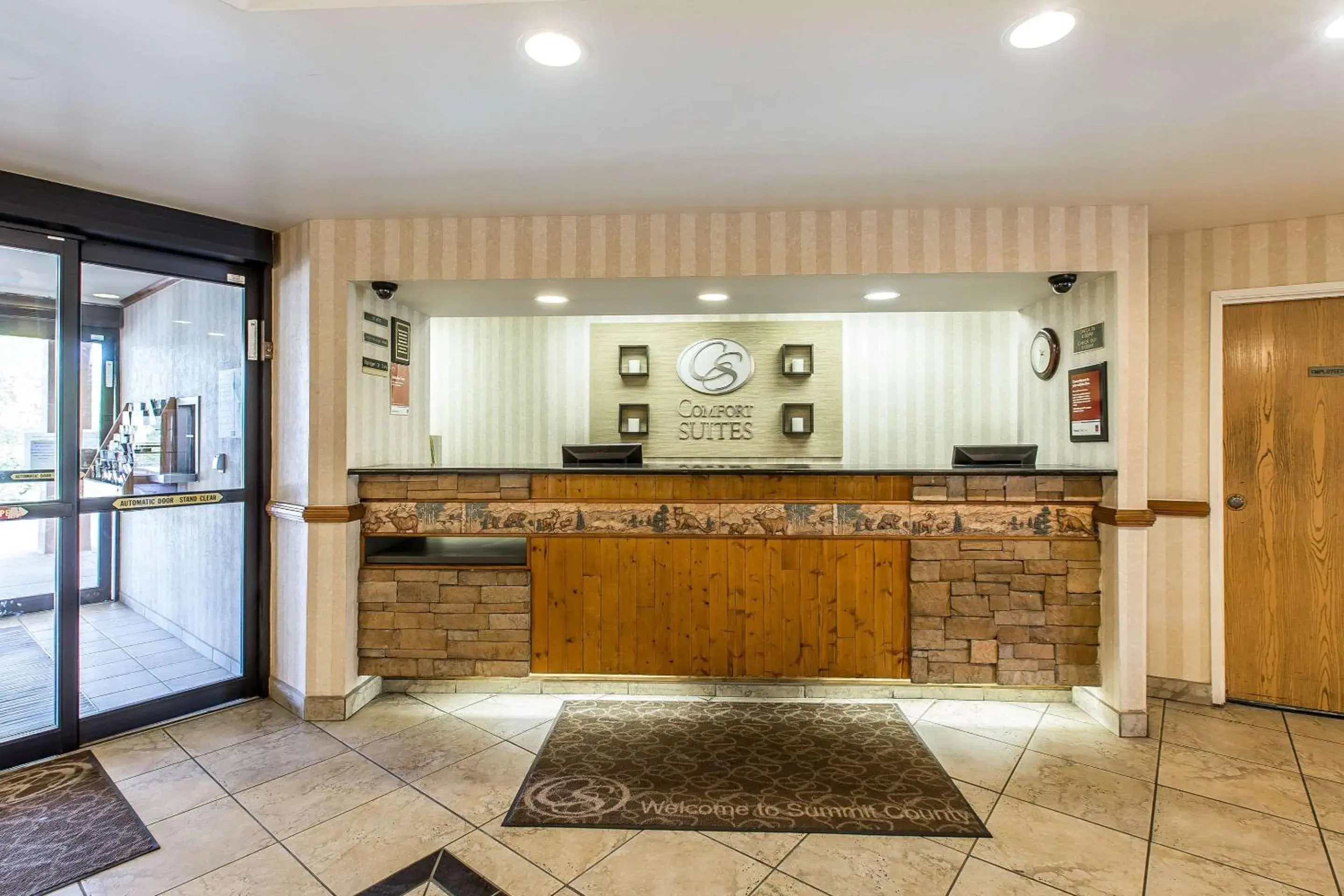 Lobby or reception in Comfort Suites Summit County Lobby or reception in Comfort Suites Summit County