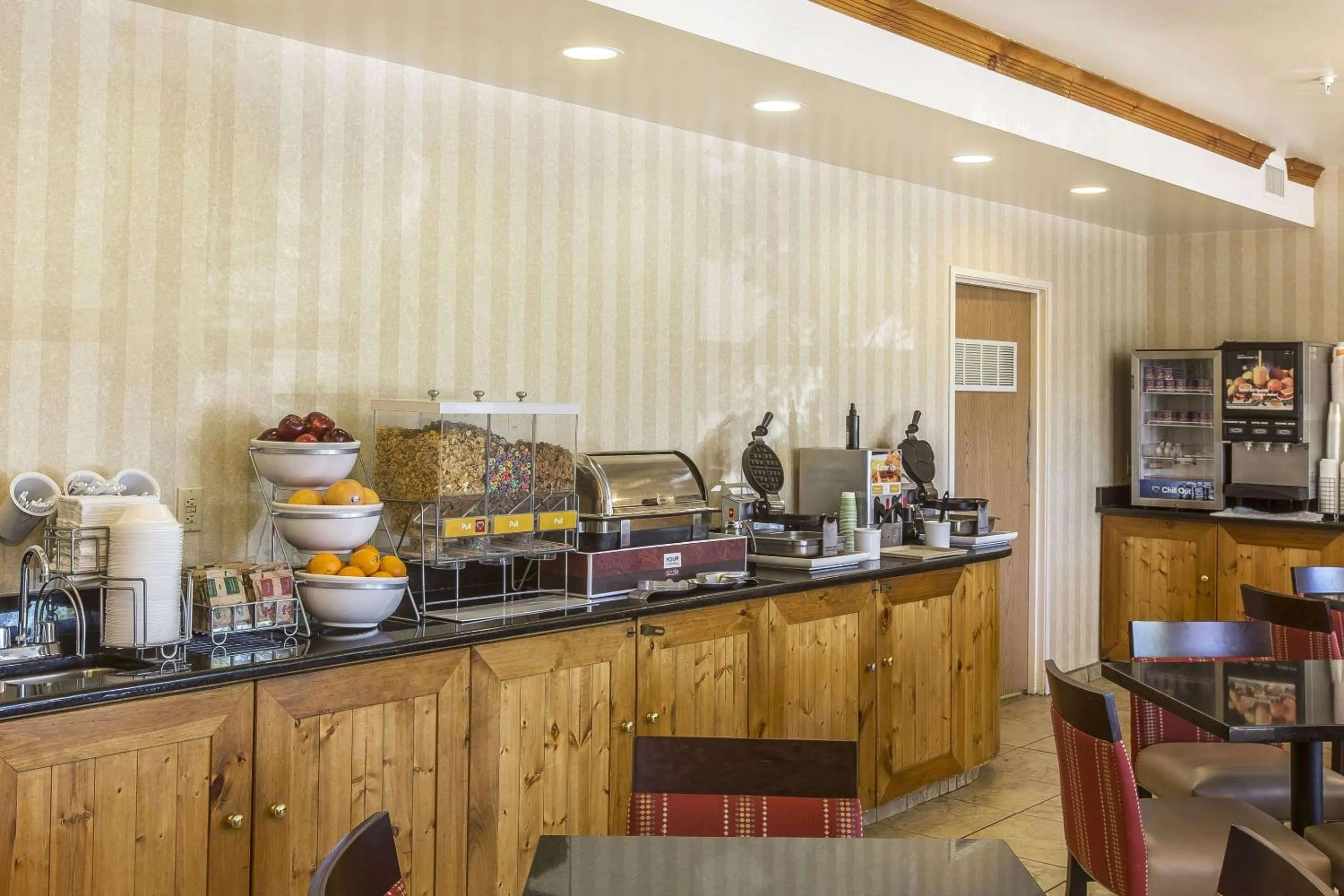 Restaurant/places to eat in Comfort Suites Summit County