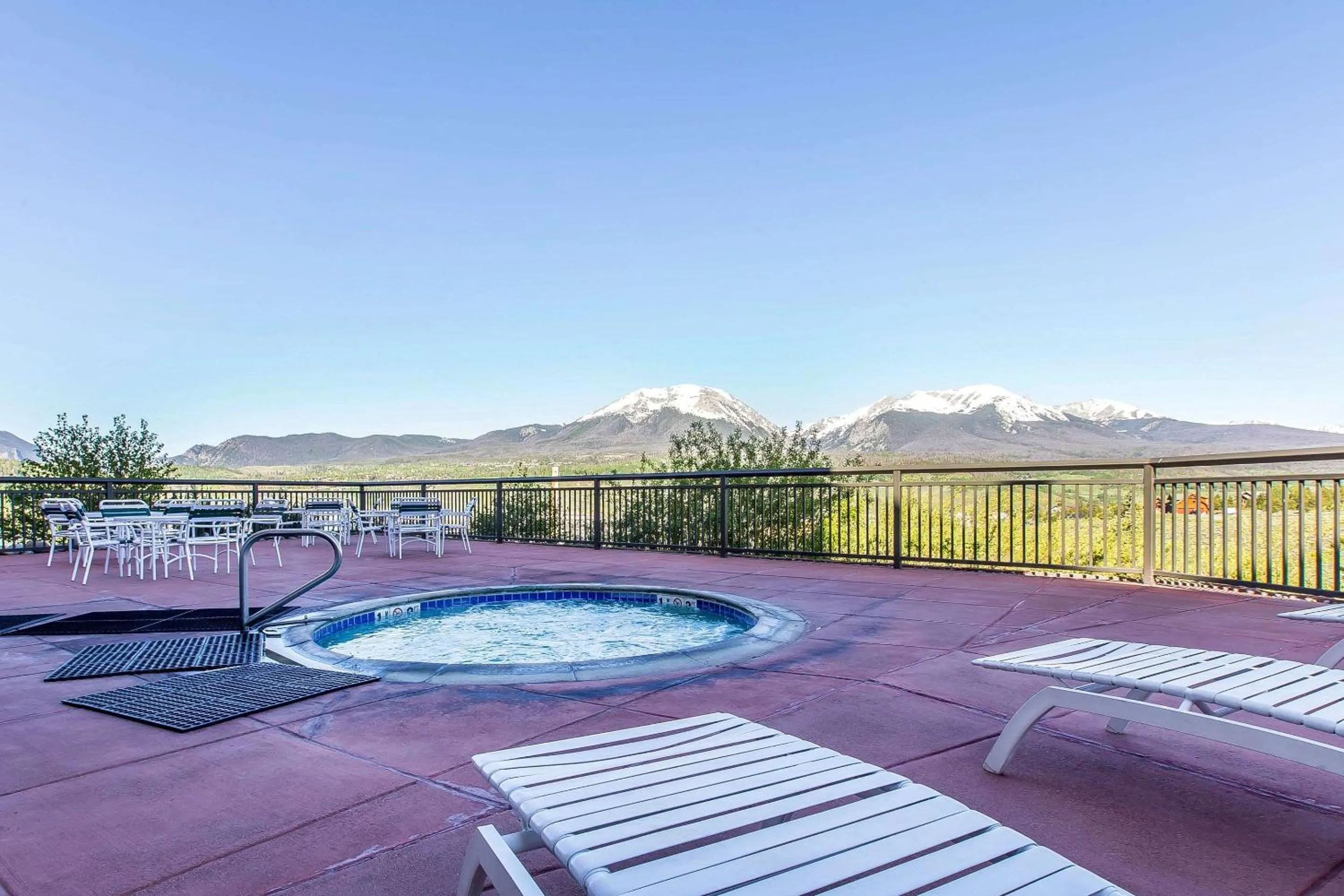 On site in Comfort Suites Summit County