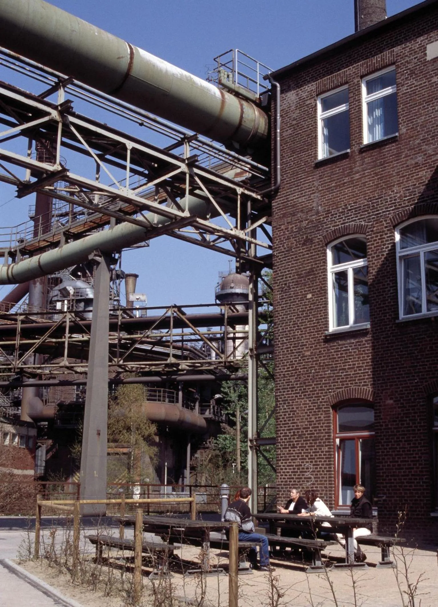 Patio in Jugendherberge Duisburg Landschaftspark