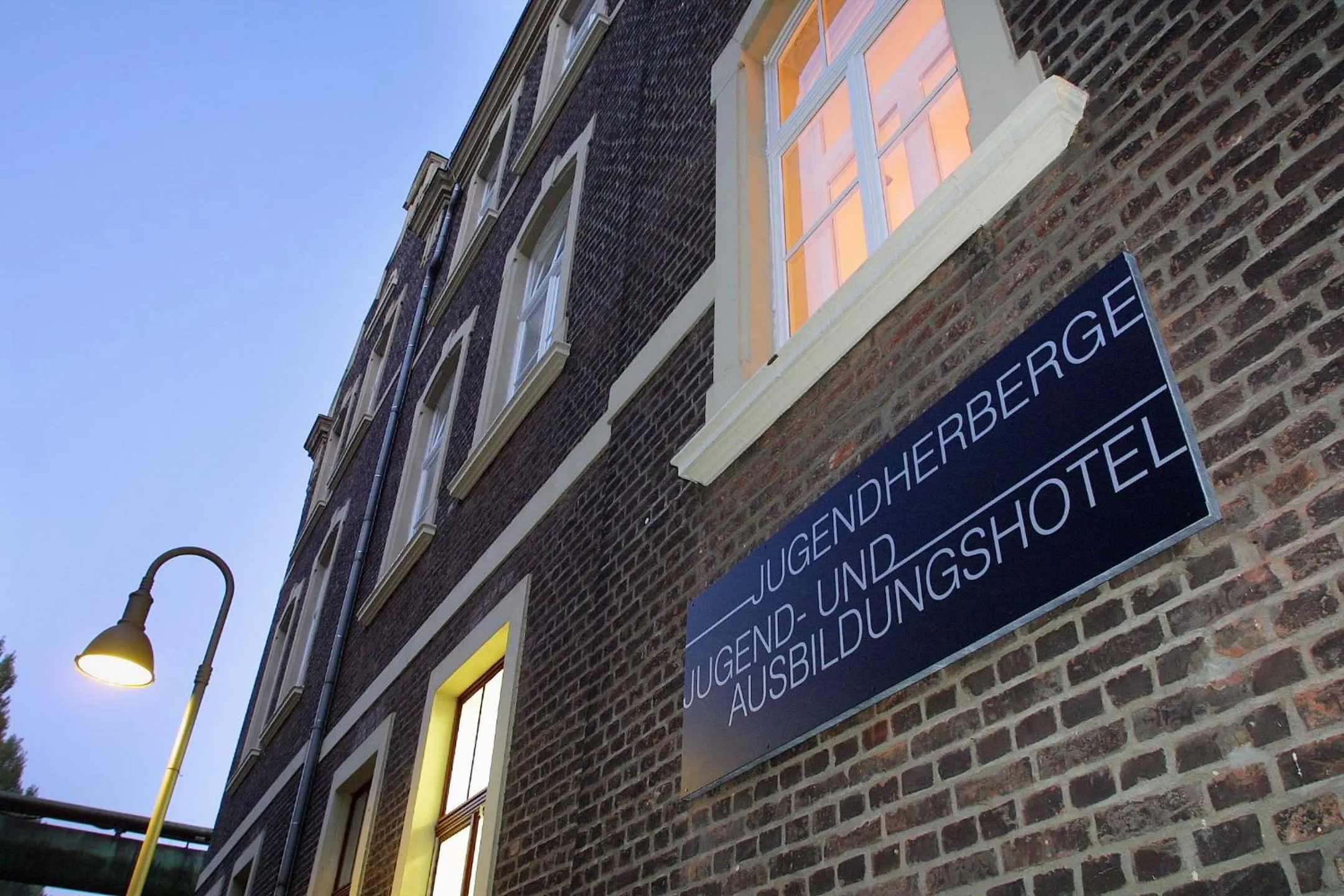 Facade/entrance in Jugendherberge Duisburg Landschaftspark